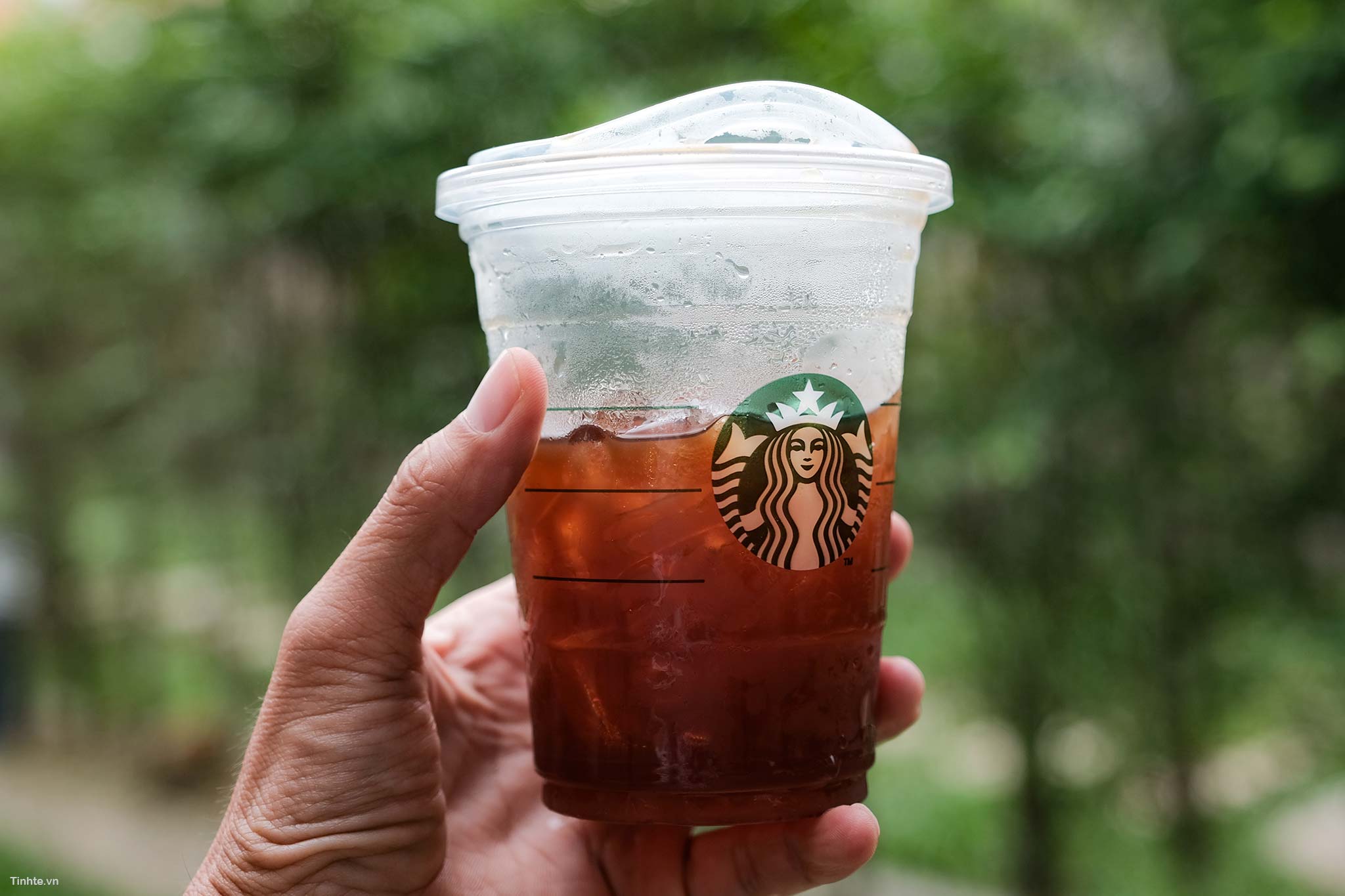Ly_Starbucks_moi5.jpg