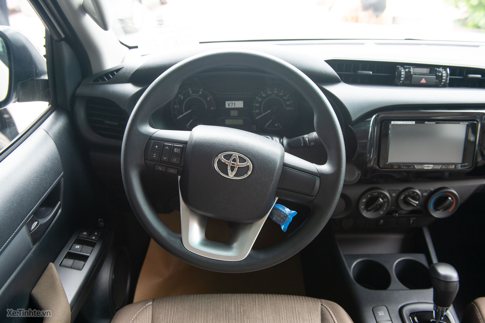 Toyota_Hilux 2018_Xe.tinhte.vn-3320.jpg