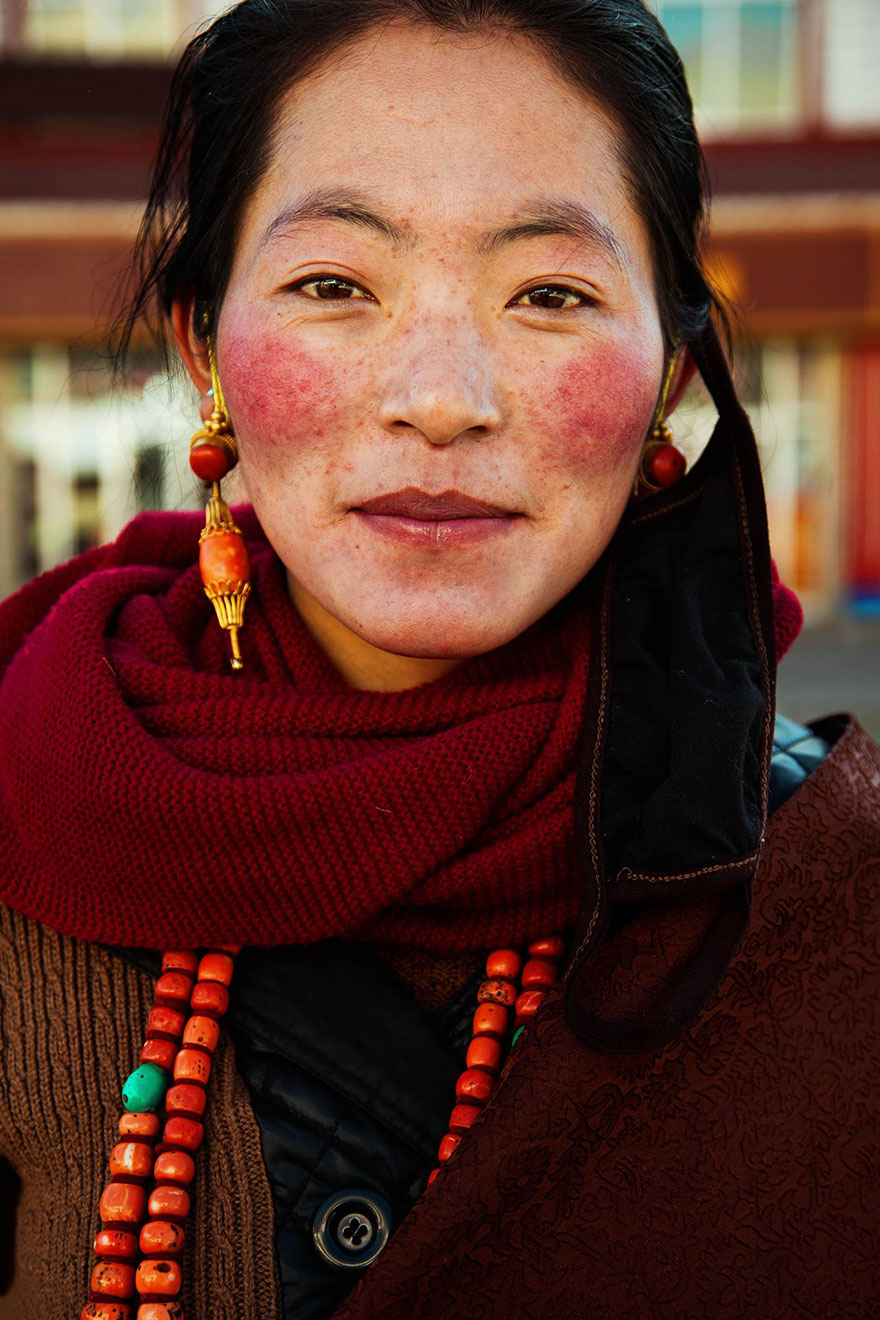different-countries-women-portrait-photography-michaela-noroc-15-tibet-china.jpg