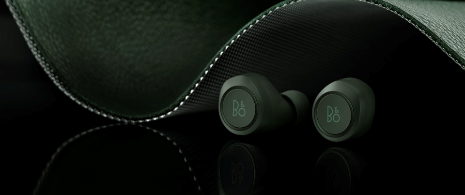 Monospace_Beoplay-E8-Racing-Green.jpg