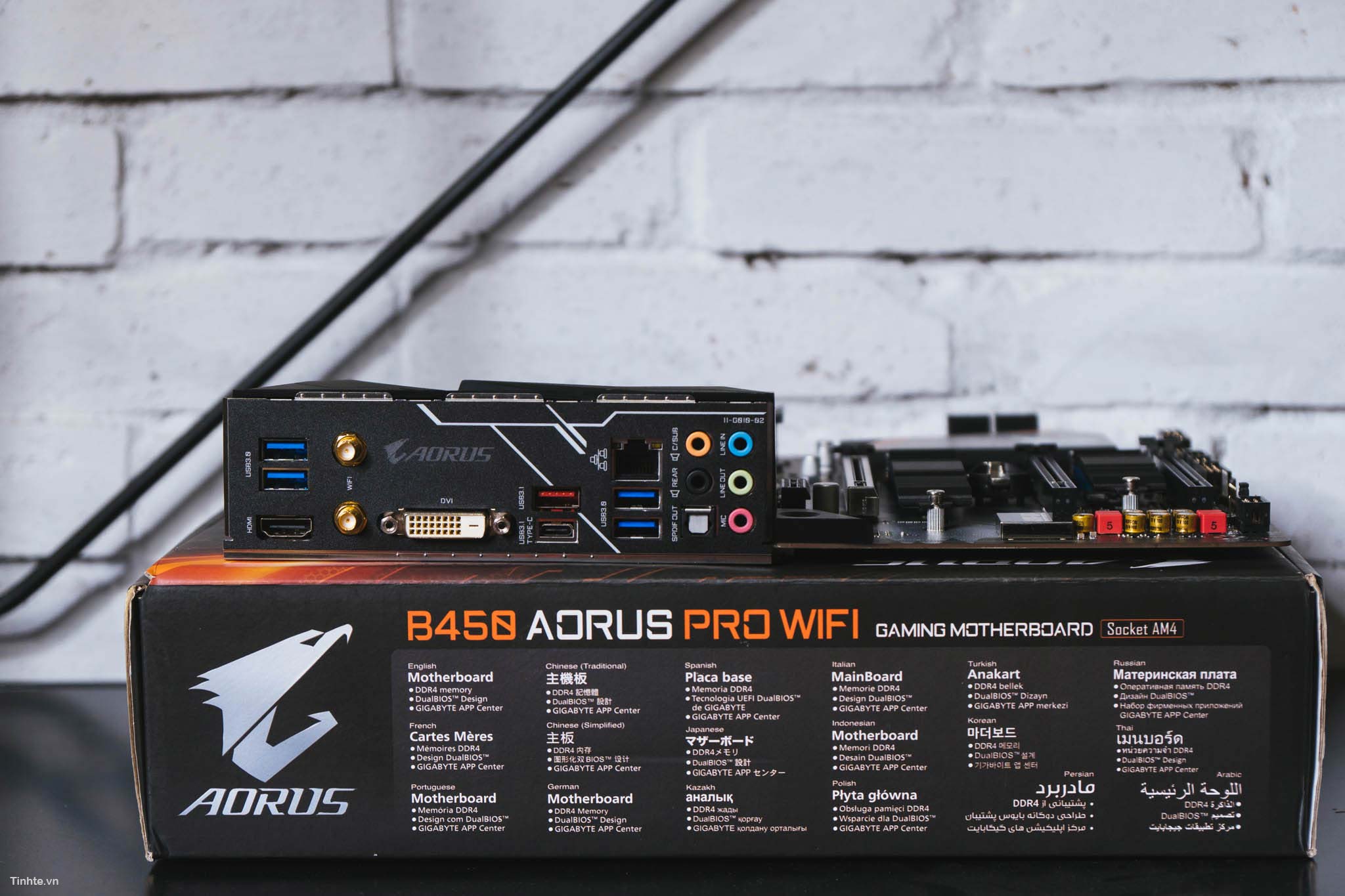 AORUS_B450_wifi-5.jpg