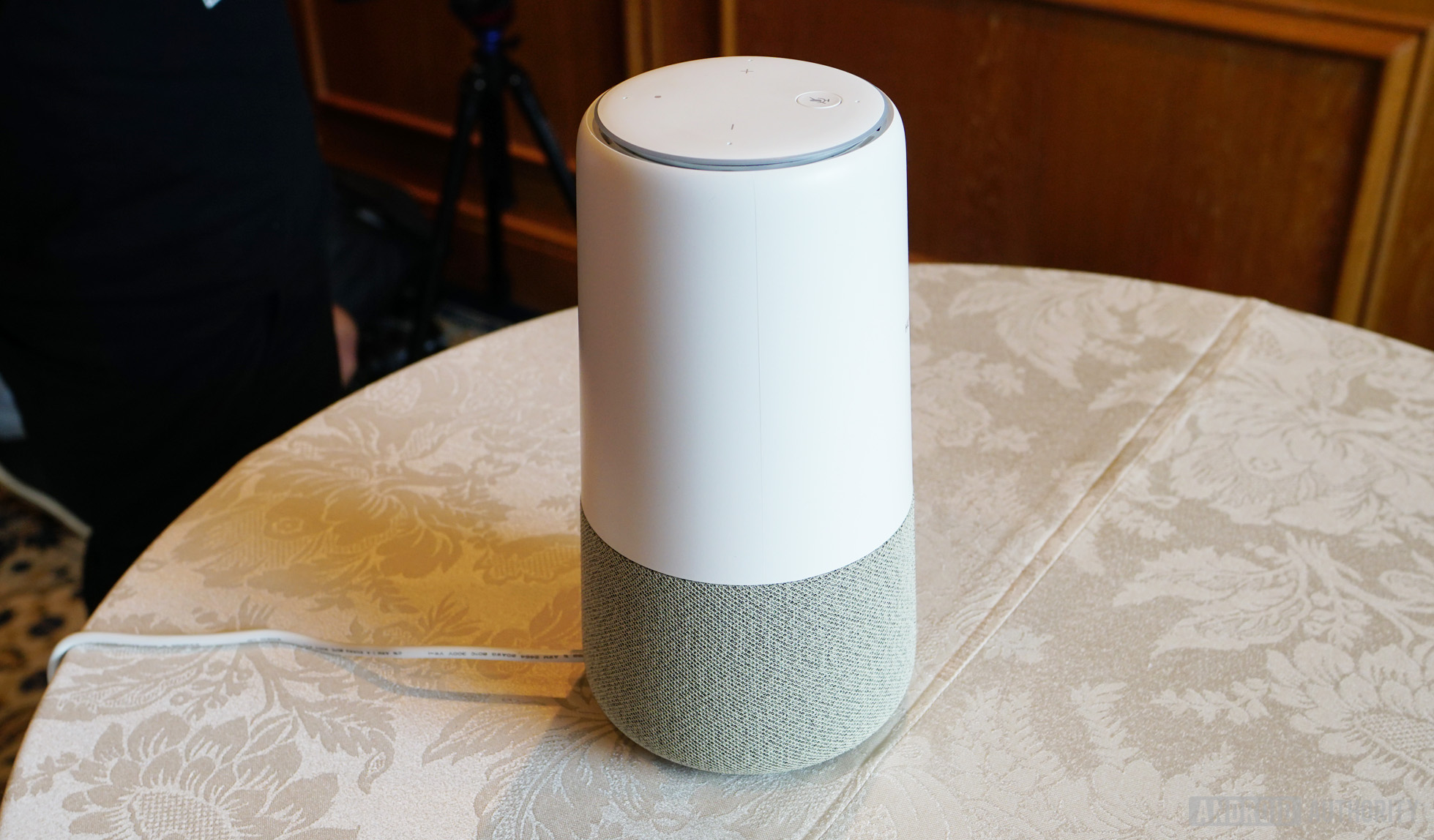 Huawei-AI-Cube-speaker-green.jpg