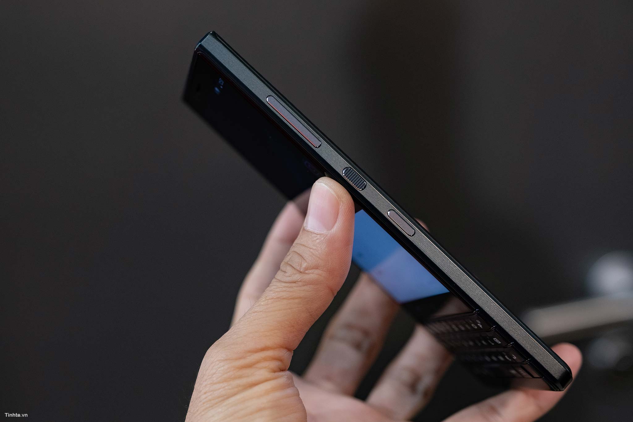 BlackBerry_Key2LTE-5.jpg