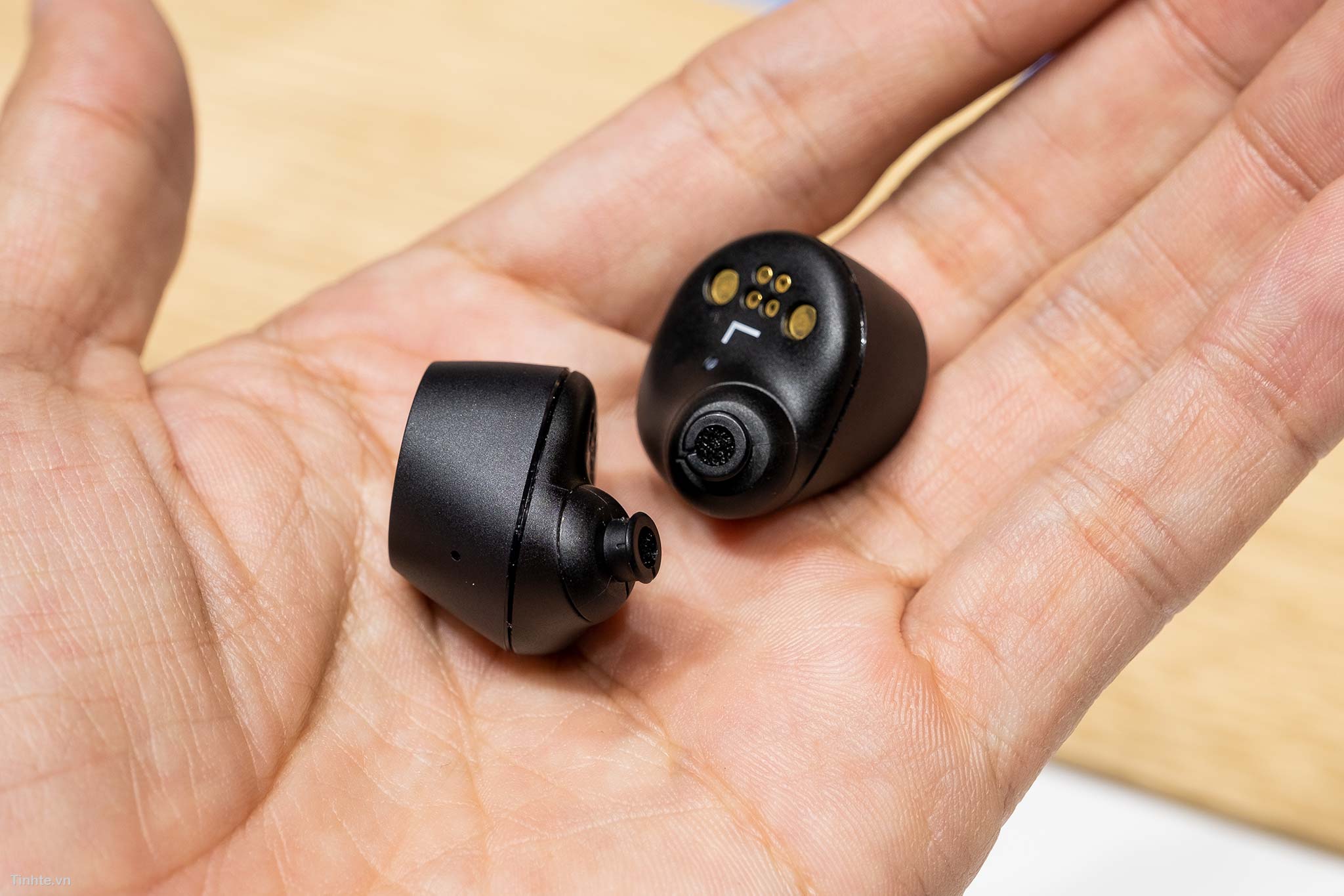 tinhte_tren_tay_sennheiser_momentum_true_wireless_earphone_20.jpg