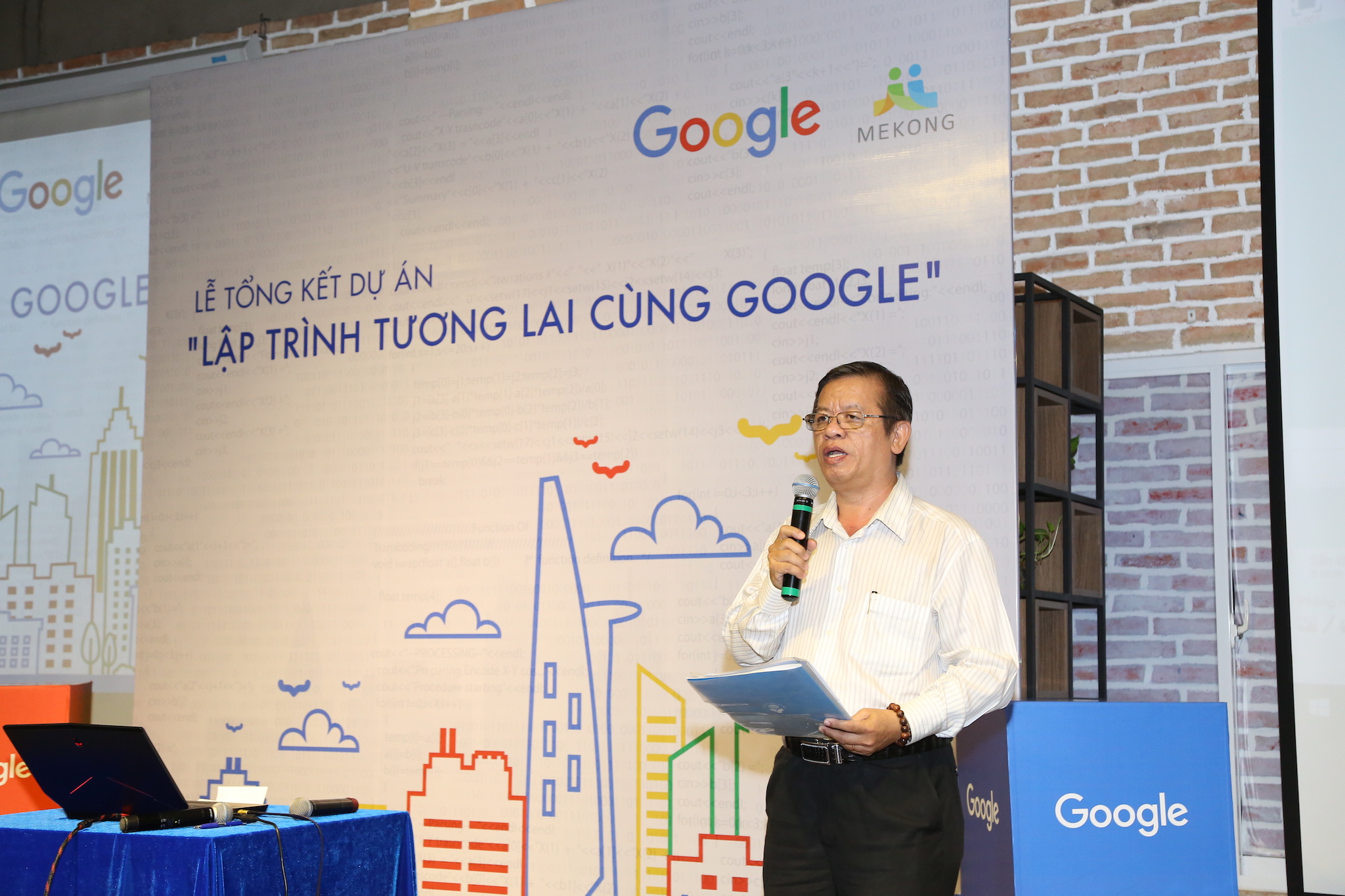 Thầy Nguyễn Quang Vinh- trưởng phòng giáo dục Tiểu Học - Sở Giáo Dục Đào Tạo TP.HCM.JPG