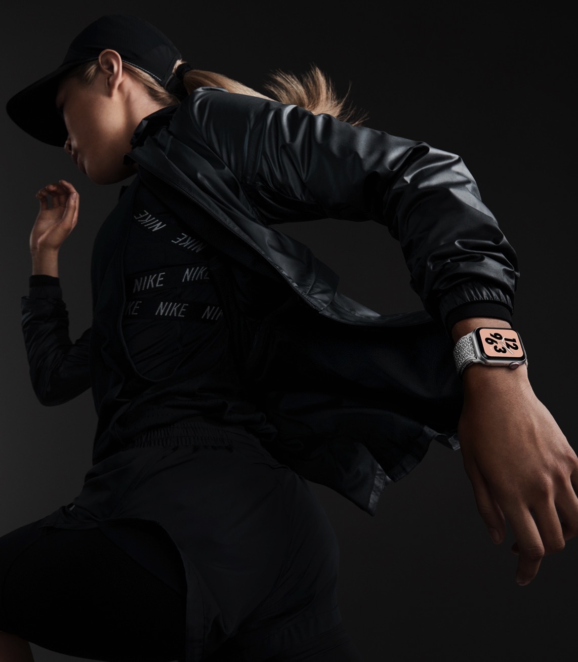 2018apple-watch-series4-nike-lifestyle-09122018jt-1.jpg