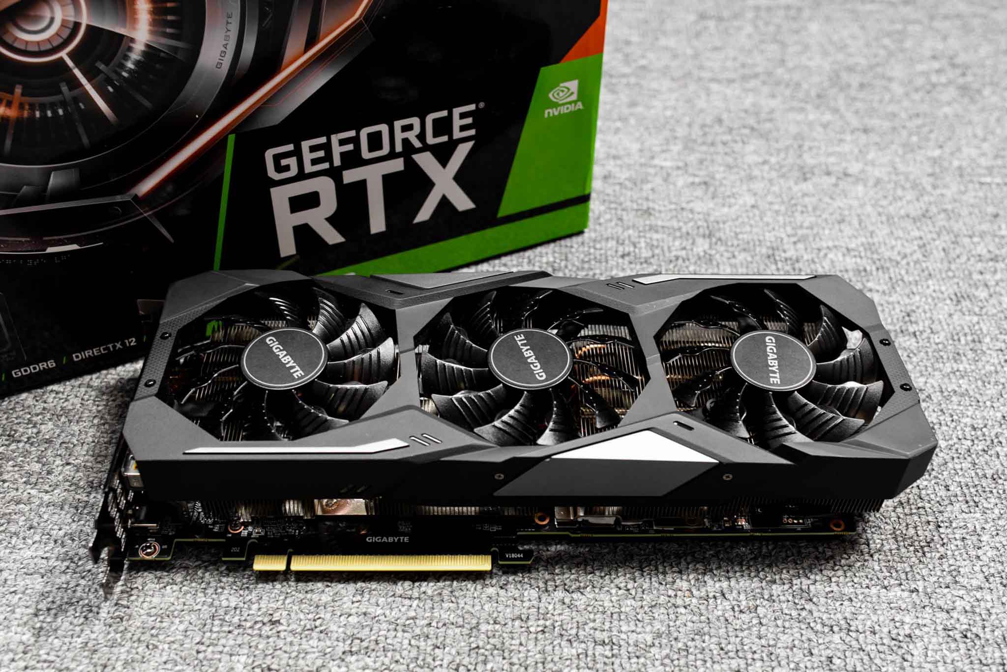 Trên Tay Gigabyte Rtx 2080 Gaming Oc 8G Với Tản Nhiệt 3 Quạt