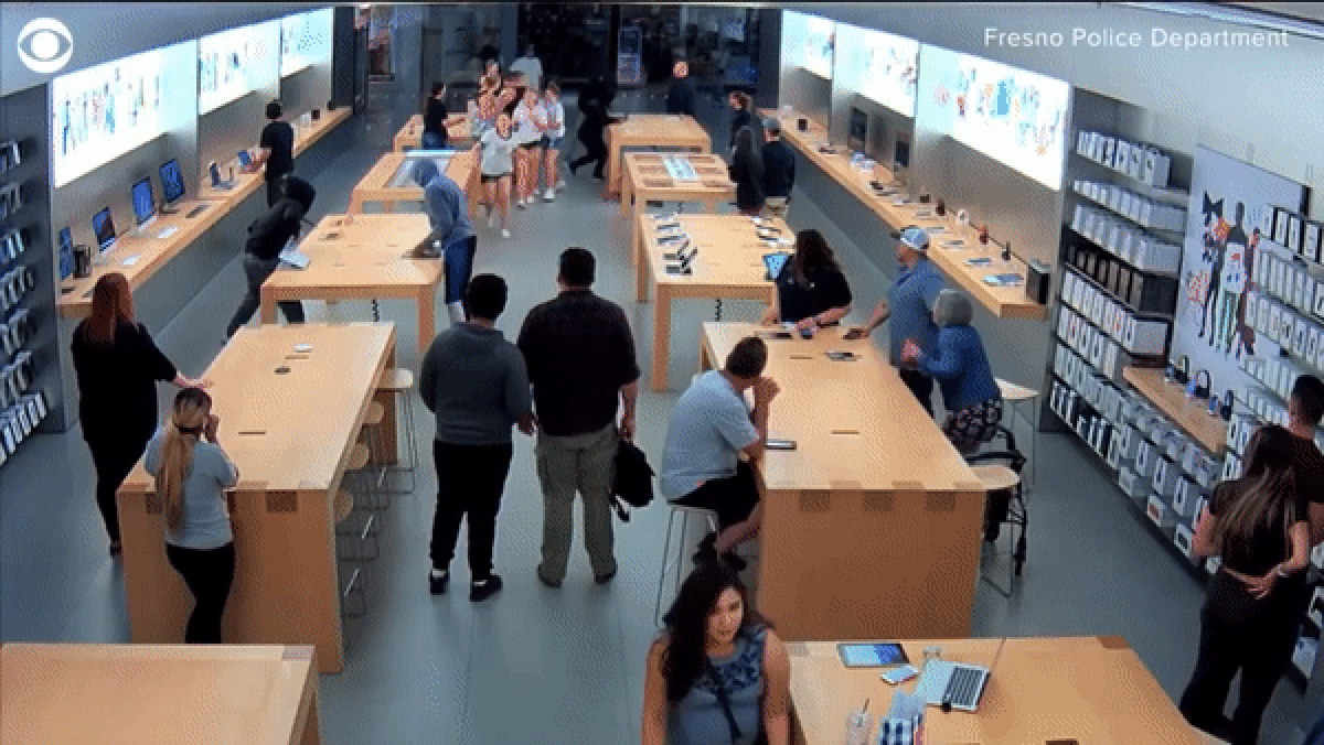 tinhte_apple_store_robbery.GIF
