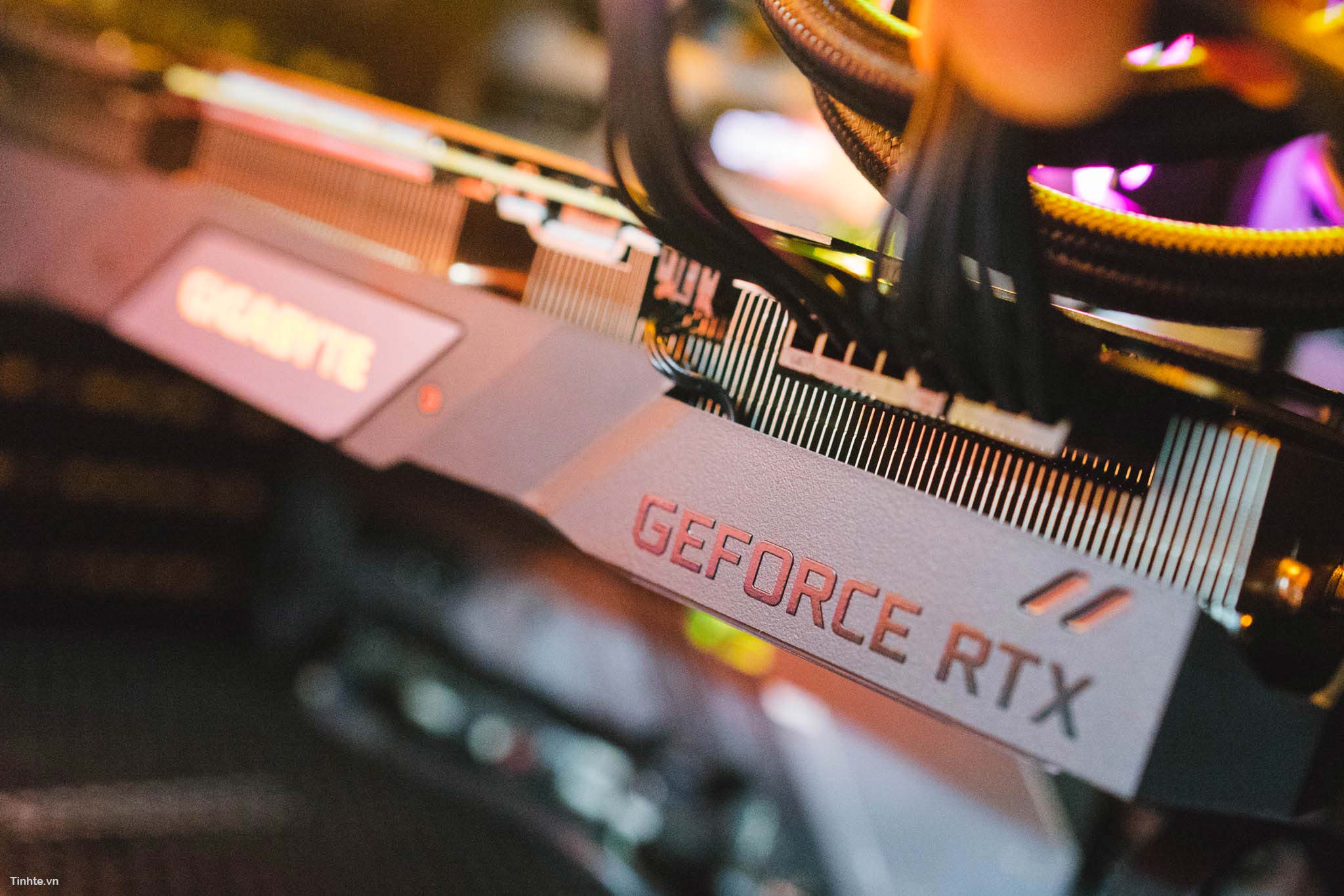 GIGABYTE_RTX_2080TI-2.jpg