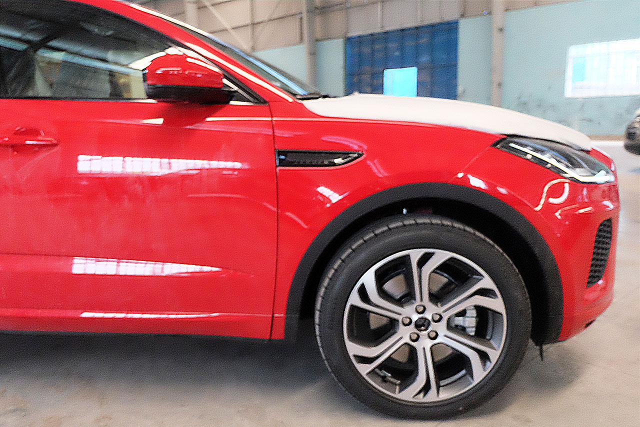 Jaguar_E-pace_xe.tinhte.vn_4.jpg