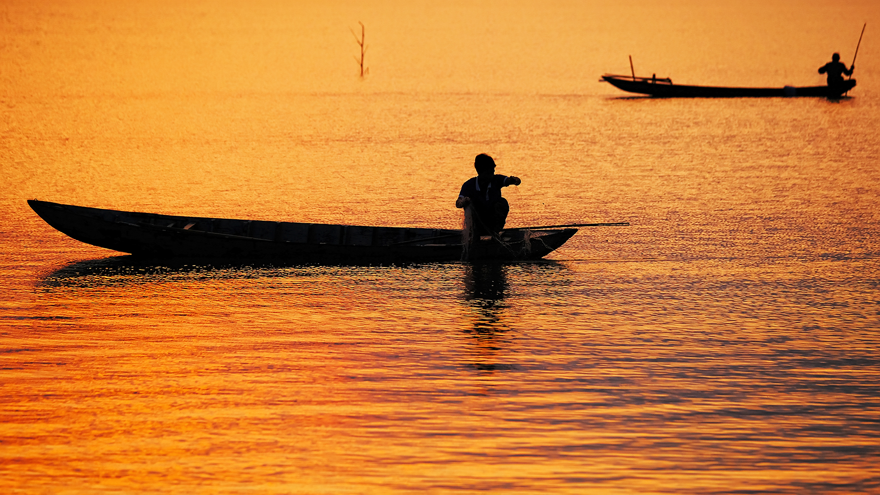 Fishing on Lake Lak.jpg