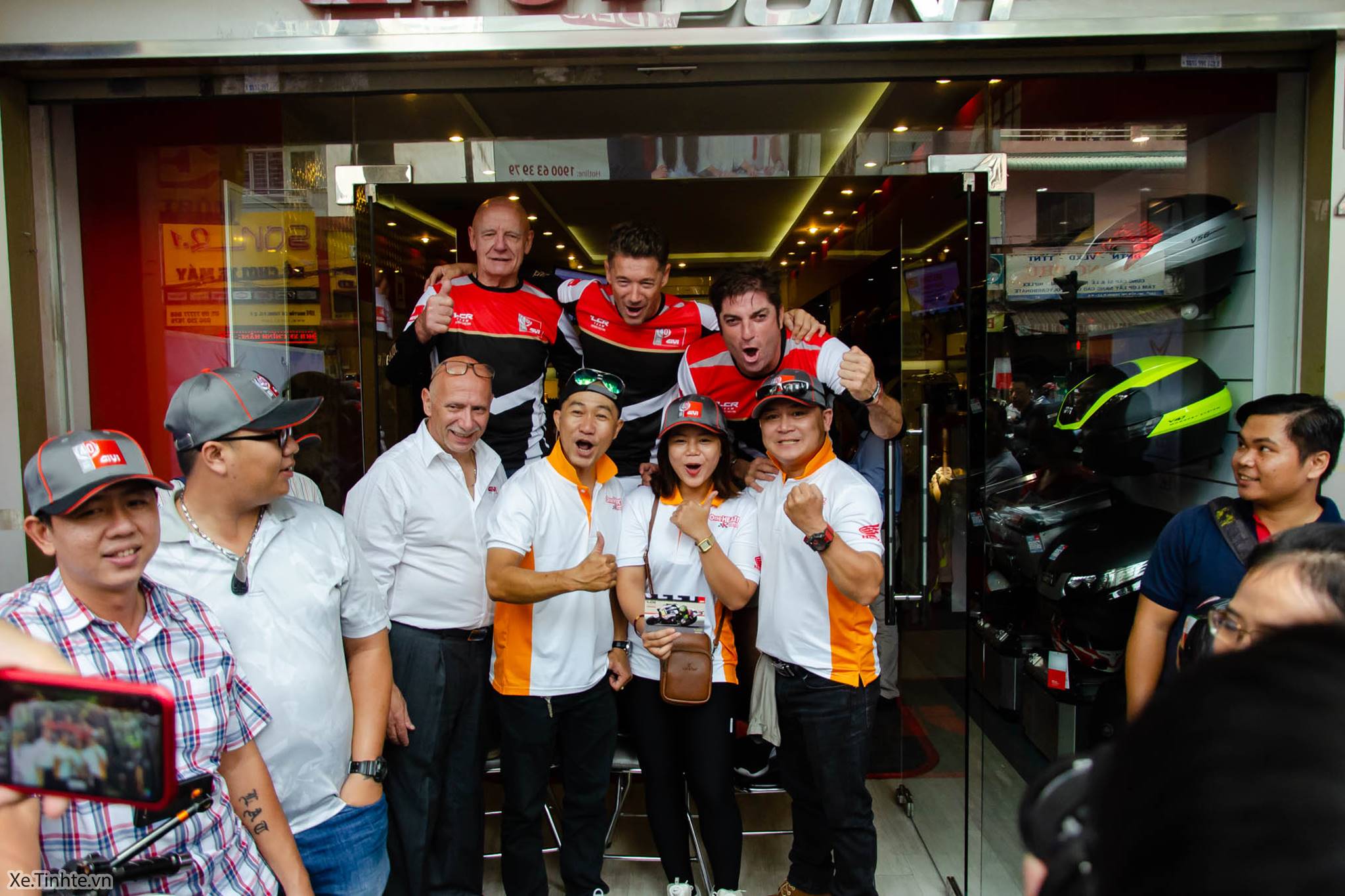 Givi_LCR_Team_MotoGP_Xe_Tinhte_018.jpg