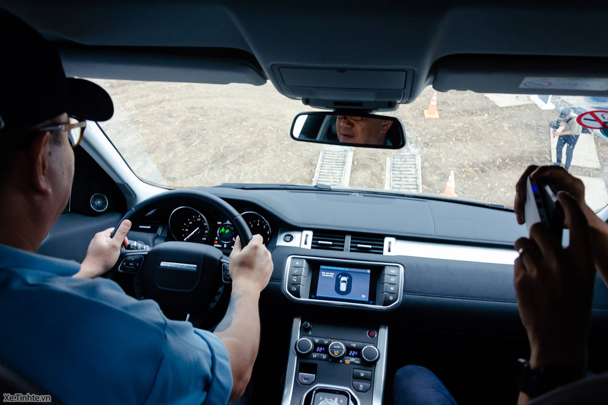 Land_Rover_Above_and_Beyond_Xe_Tinhte_034.jpg