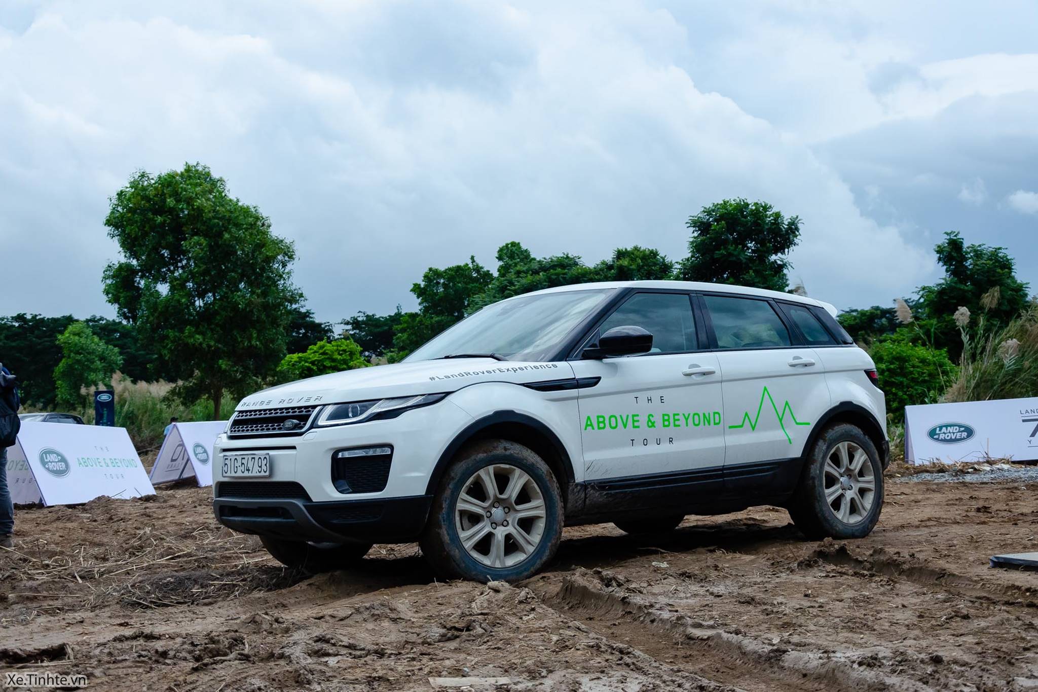 Land_Rover_Above_and_Beyond_Xe_Tinhte_037.jpg