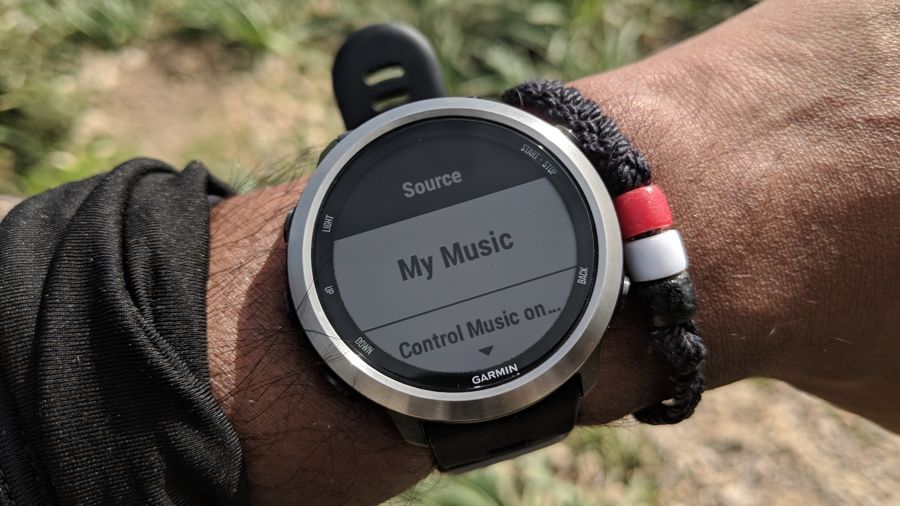 tinhte_spotify_on_garmin (1).jpg