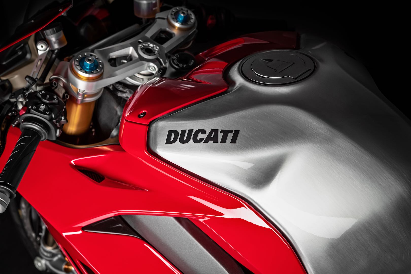 ducati-panigale-v4-r_2019_xe_tinhte_7.jpg