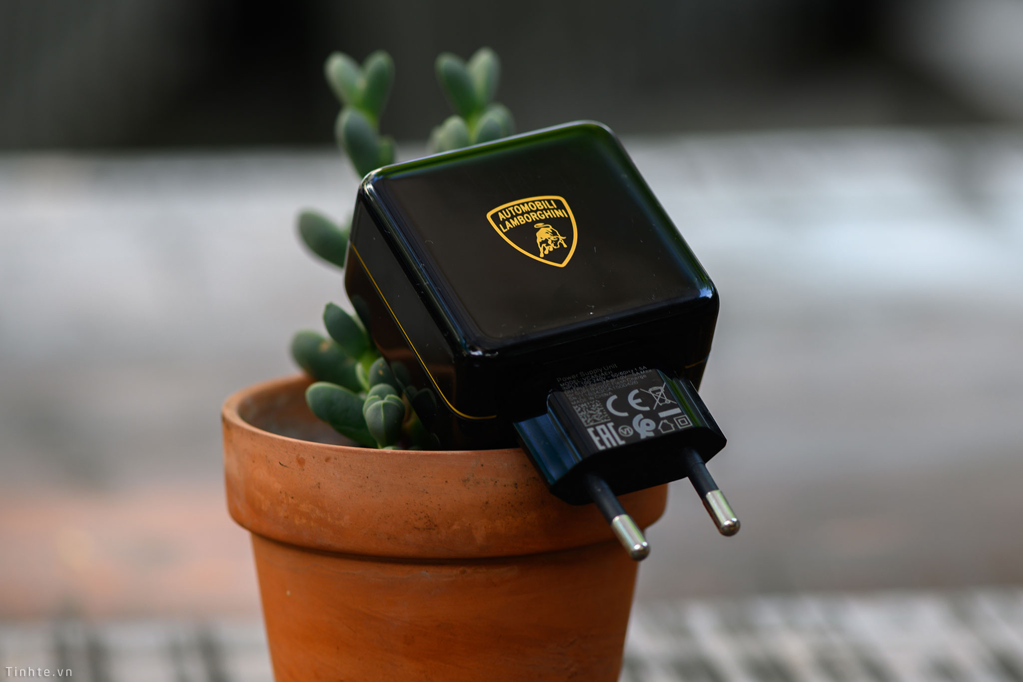 tren_tay_oppo_find_X_lamborghini_Tinhte_7.jpg
