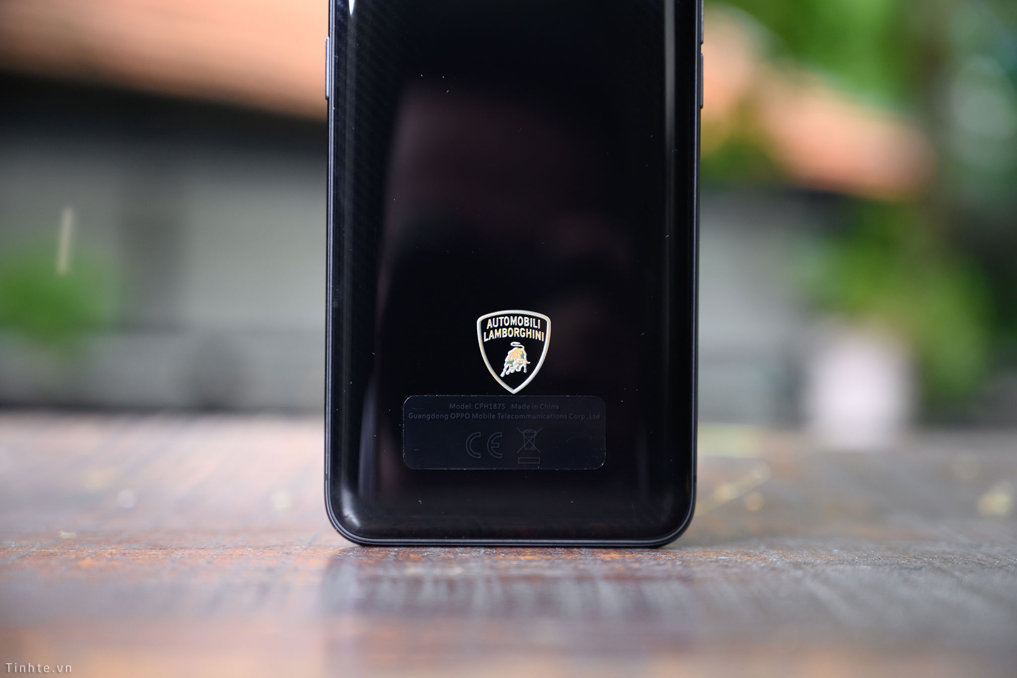 Oppo_lamborg_cl_1.jpg