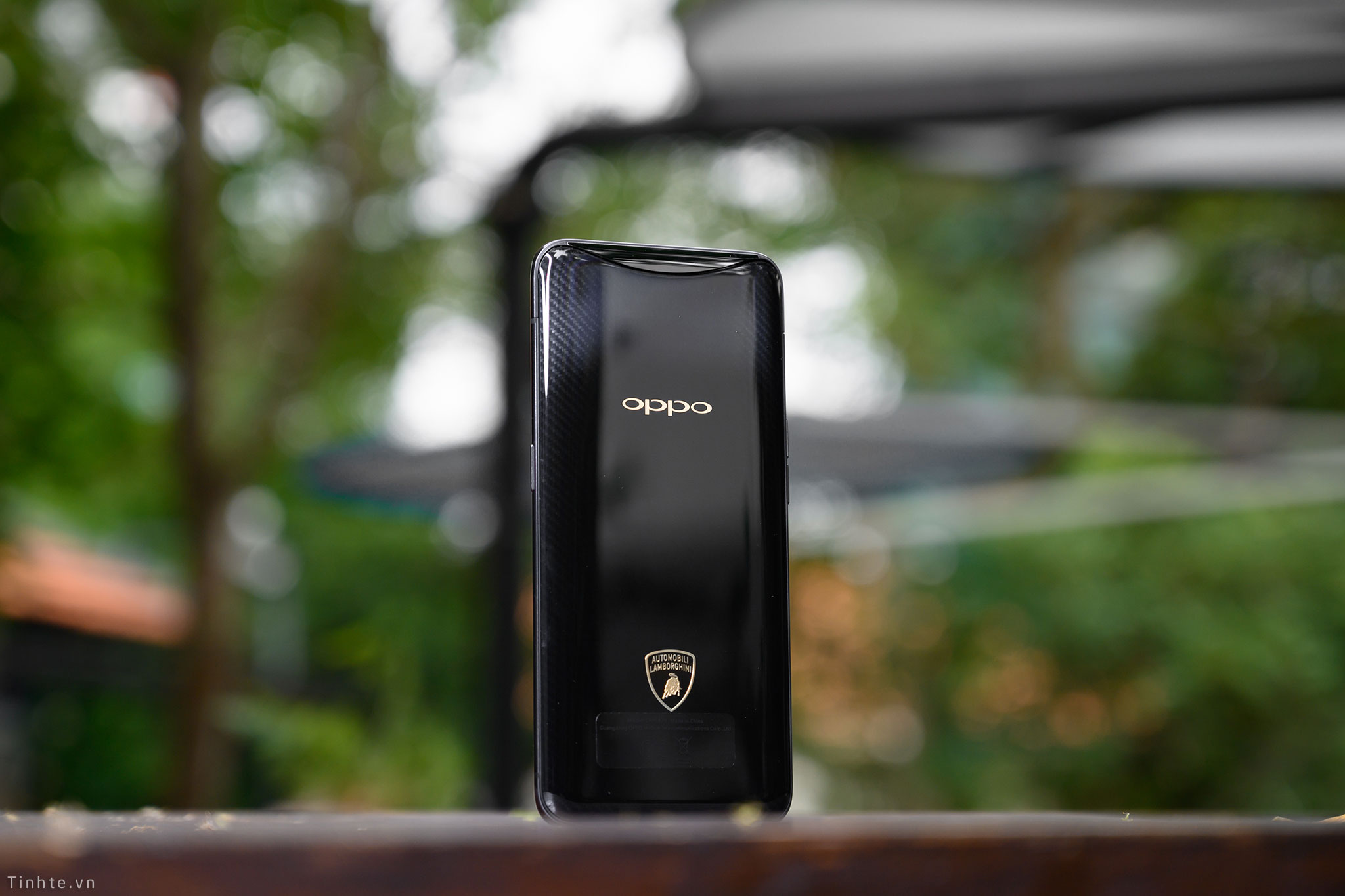 Oppo_lamborg_cl_2.jpg