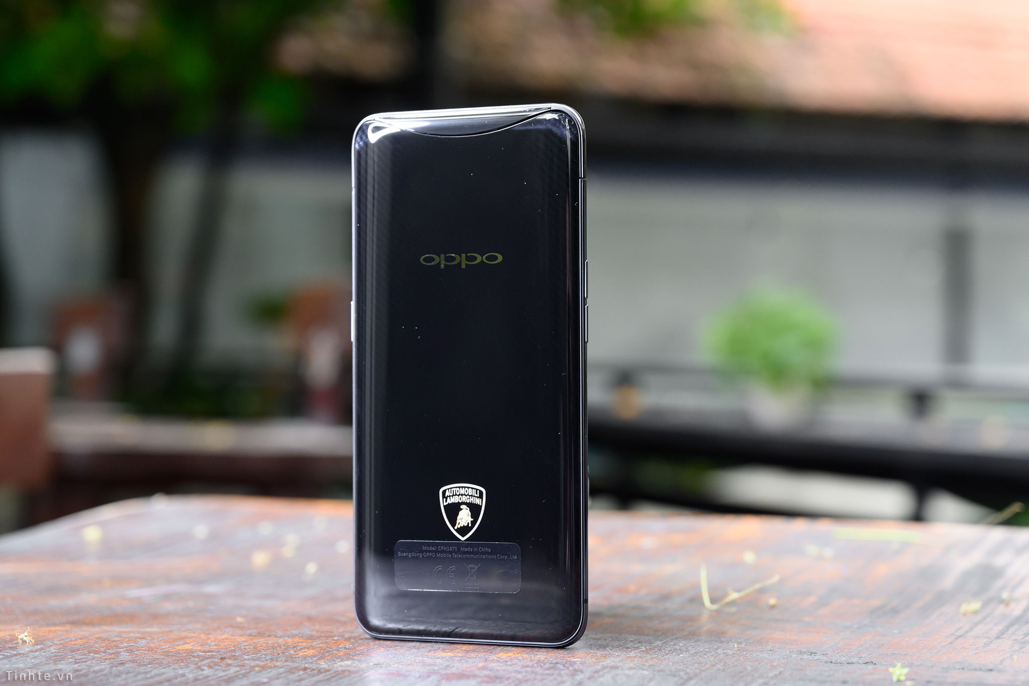 Oppo_lamborg_cl_3.jpg