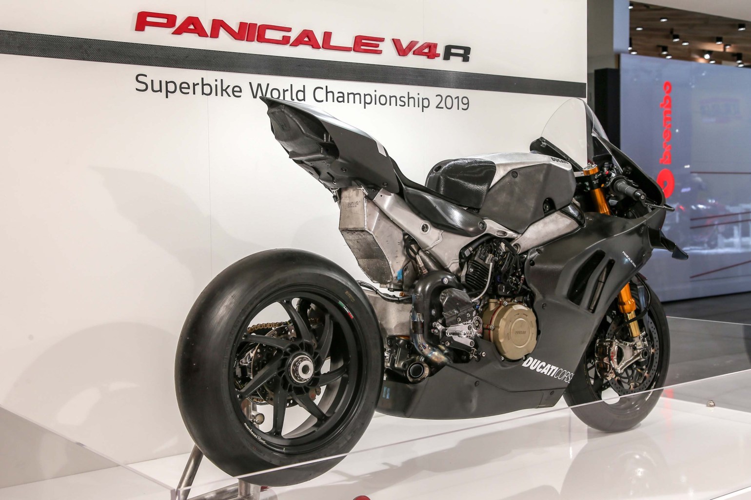 Panigale_V4_RS19_tinhte_2.jpg