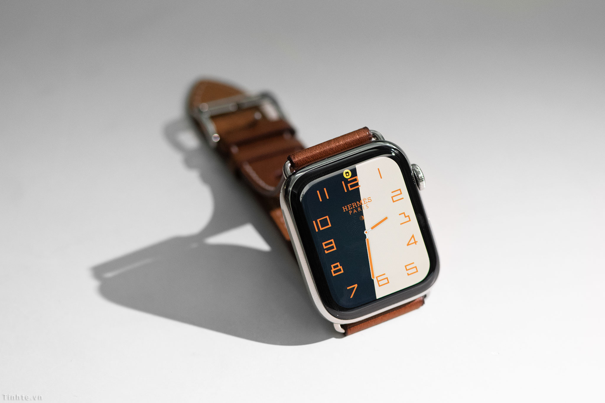 tinhte_tren_tay_apple_watch_series_4_hermes_8.jpg