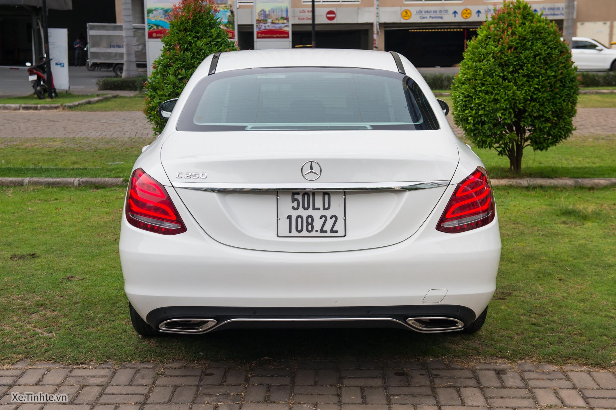 Mercedes_C250 Exclusive_Xe.tinhte.vn-7279.jpg