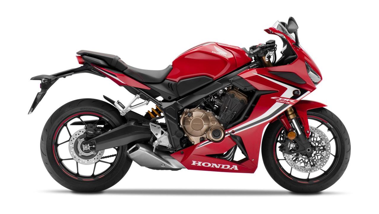 2019-honda-cbr650r-press-images-studio-shots-red-r-f7fb.jpg