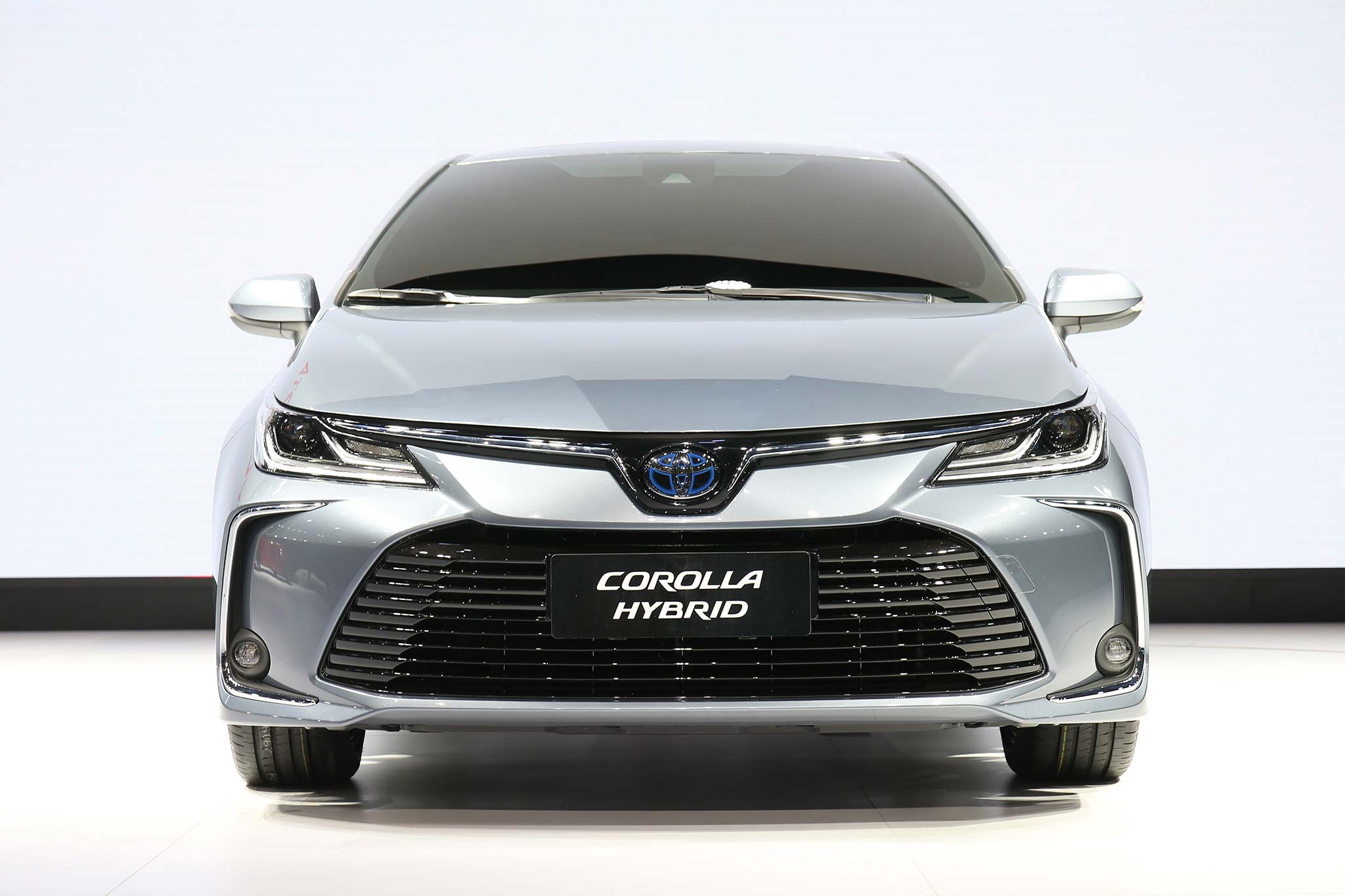 Toyota_Corolla_2019_sedan_tinhte_6.jpg