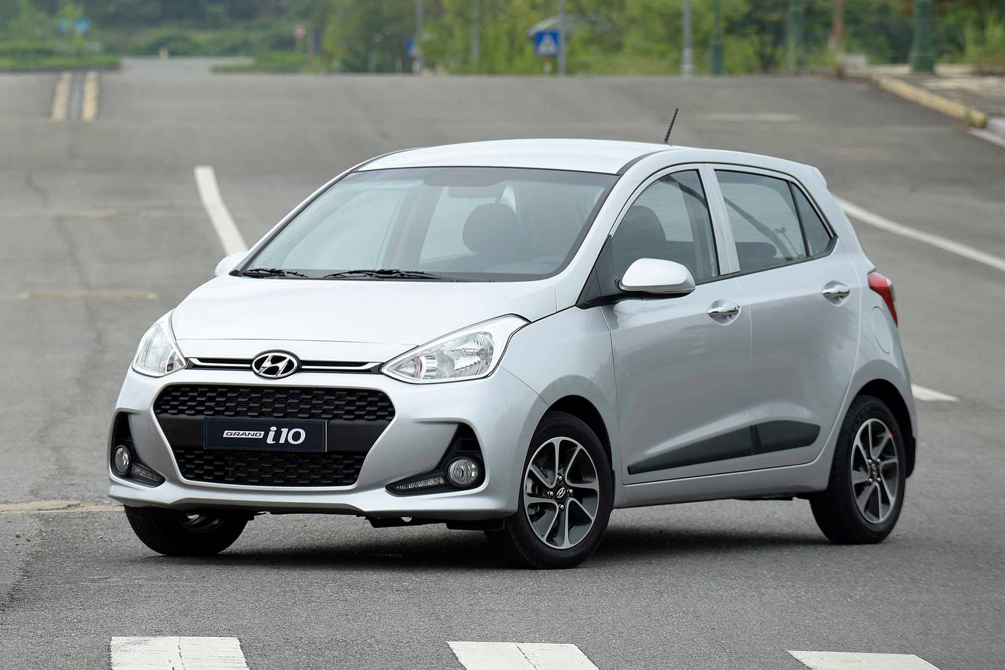 Hyundai_Grand_i10_Xe_Tinhte_001.jpg