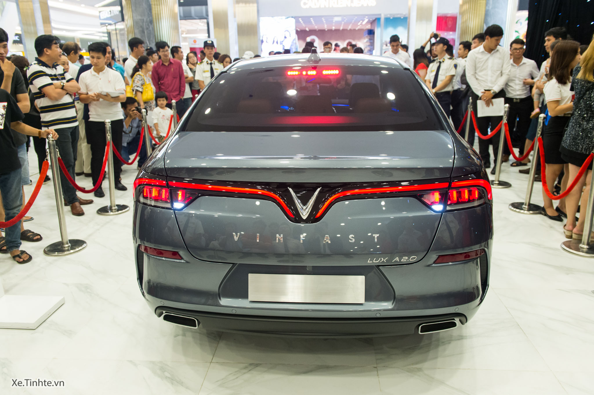 VinFast - thương hiệu xe Việt đã gây tiếng vang lớn trên thị trường ô tô. Không chỉ hiện đại về thiết kế và công nghệ, VinFast còn đem lại cảm giác an toàn và tin cậy khi lái xe. Hãy xem ngay hình ảnh xe VinFast để khám phá những tính năng nổi bật và độc đáo của các dòng xe.