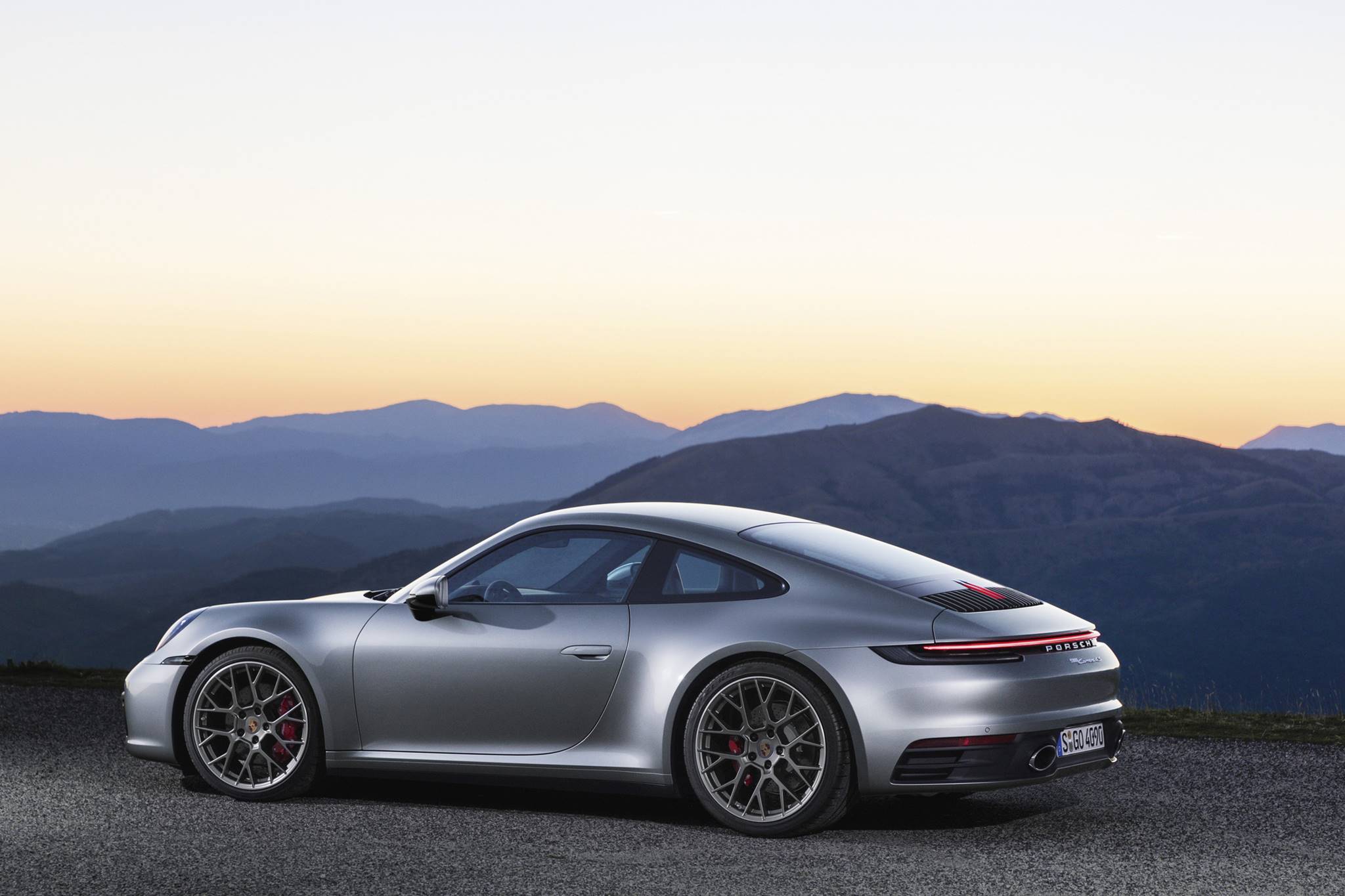 Porsche_911_2020_Xe_Tinhte_008.jpg