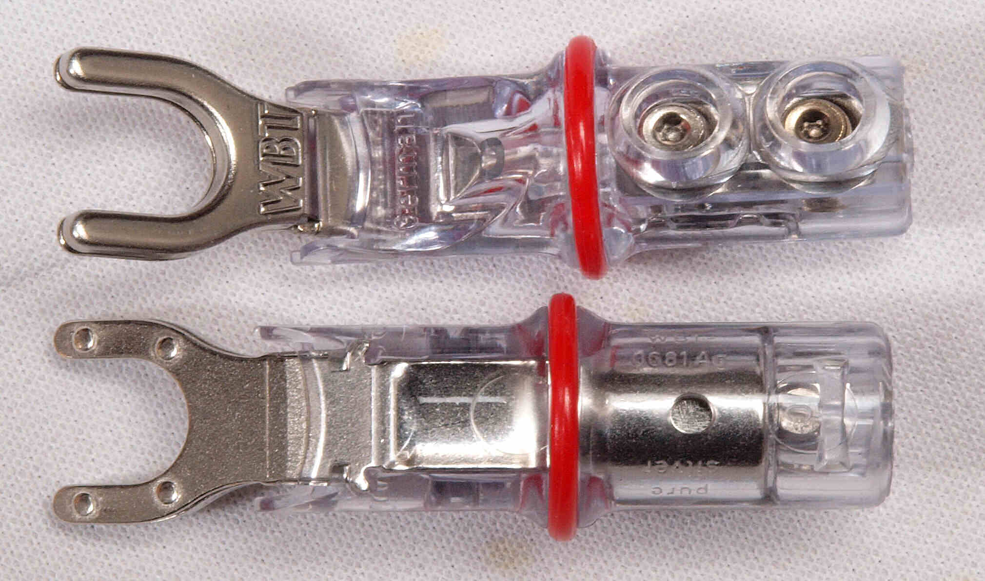 tinhte_spade_speakers_cable_connector.jpg