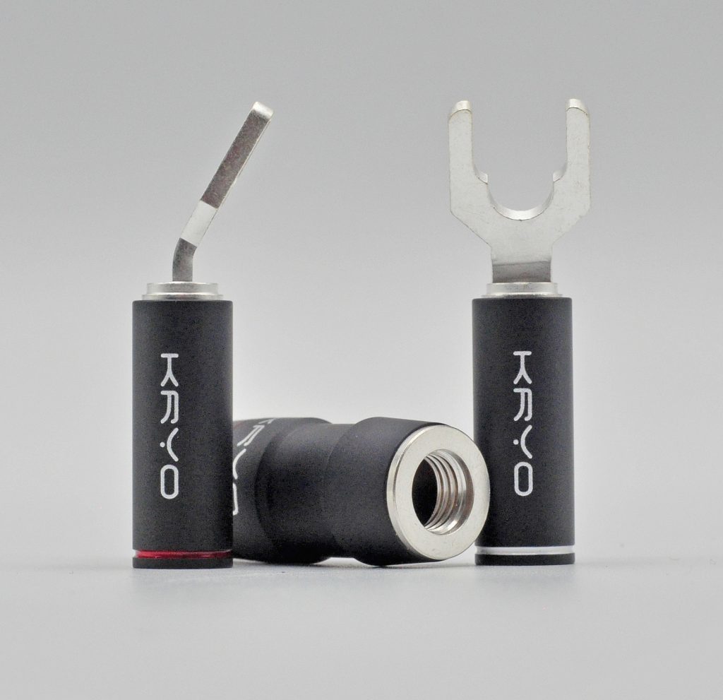 tinhte_eti_spade_speaker_connector.jpg