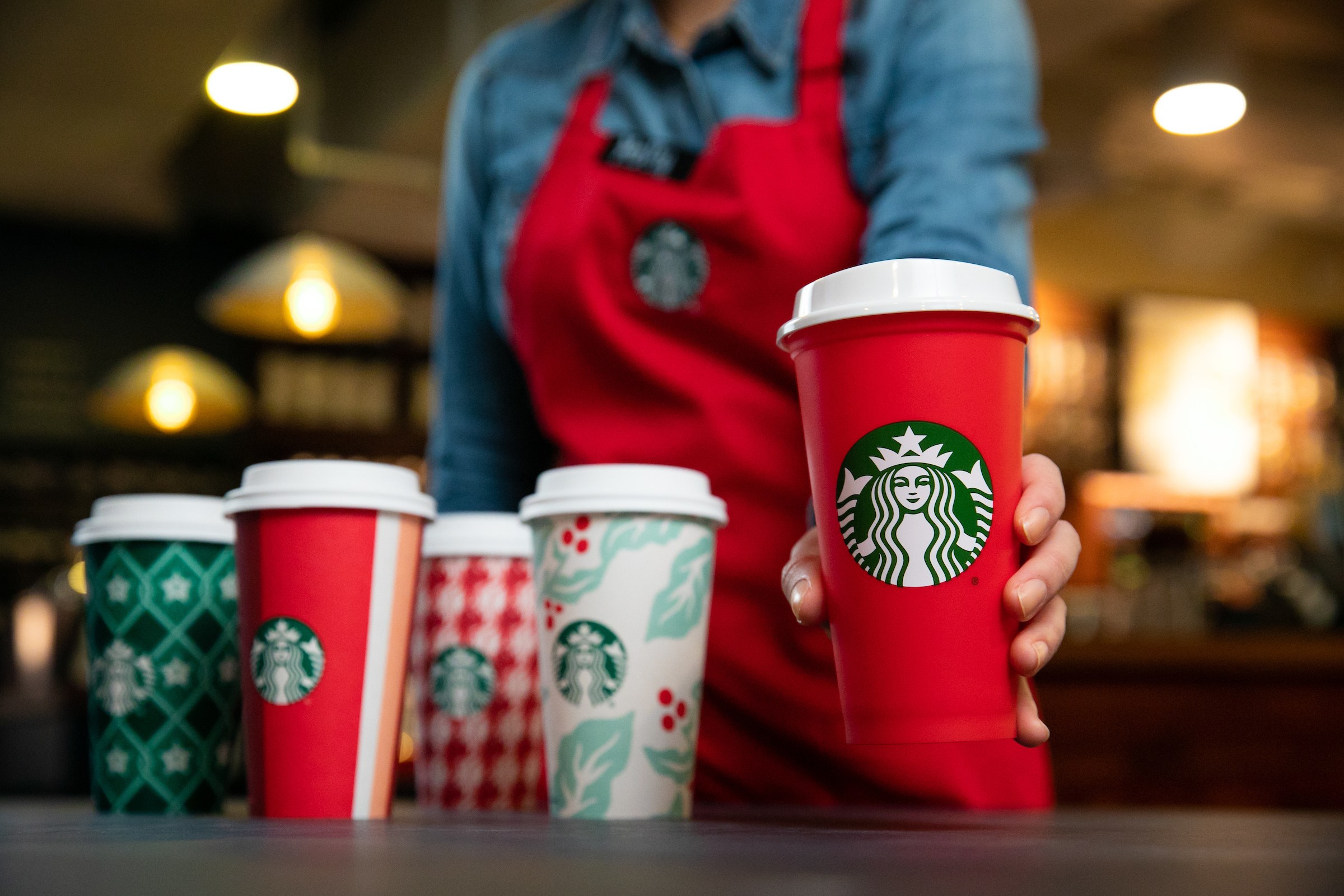tinhte_Starbucks_Holiday_Cups_2018.jpg