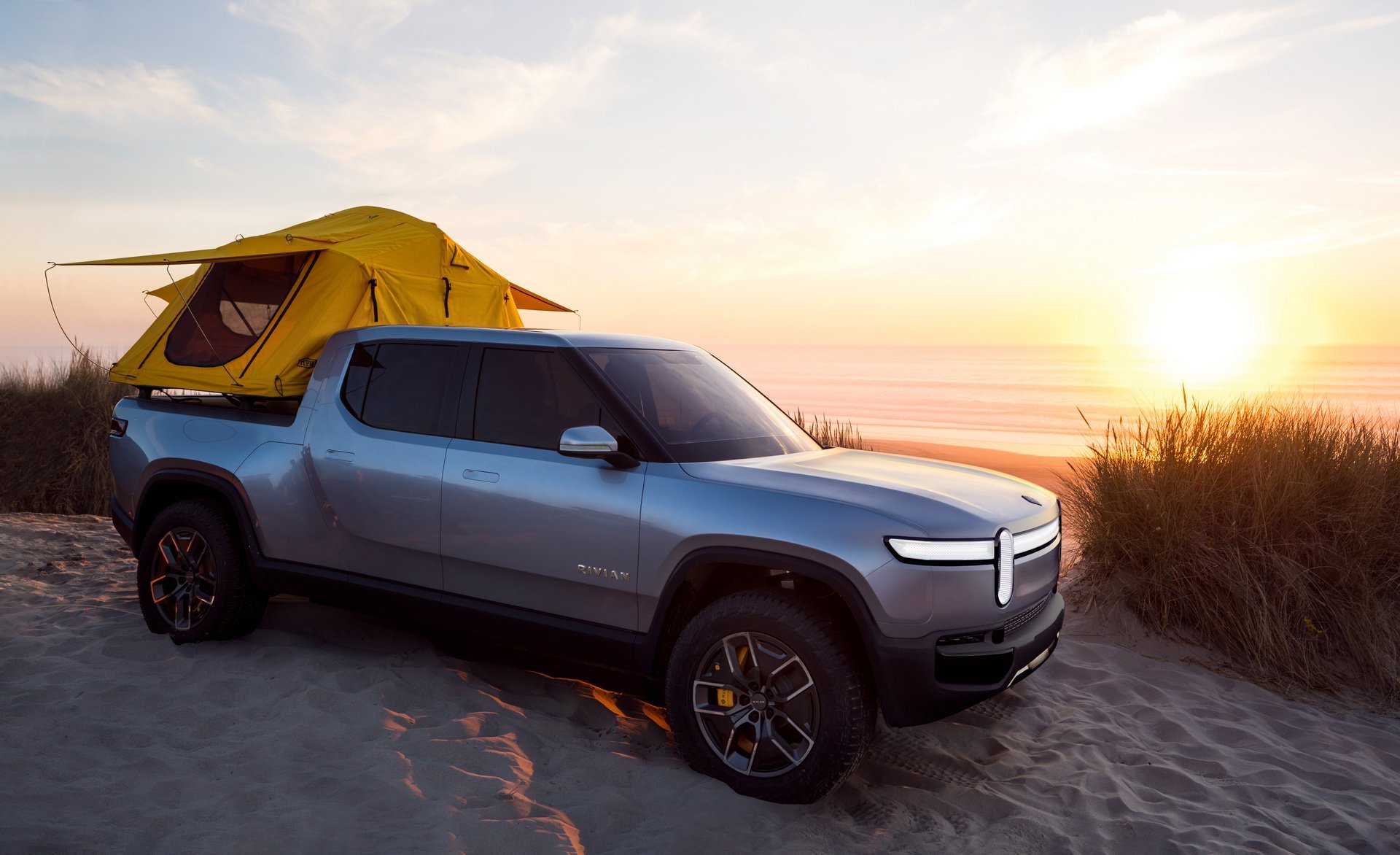 0927cdae-rivian-unveils-r1t-electric-truck-3.jpg