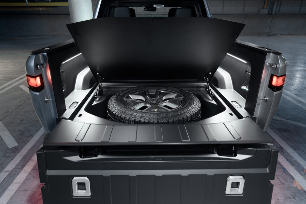 2987f35e-rivian-unveils-r1t-electric-truck-19.jpg