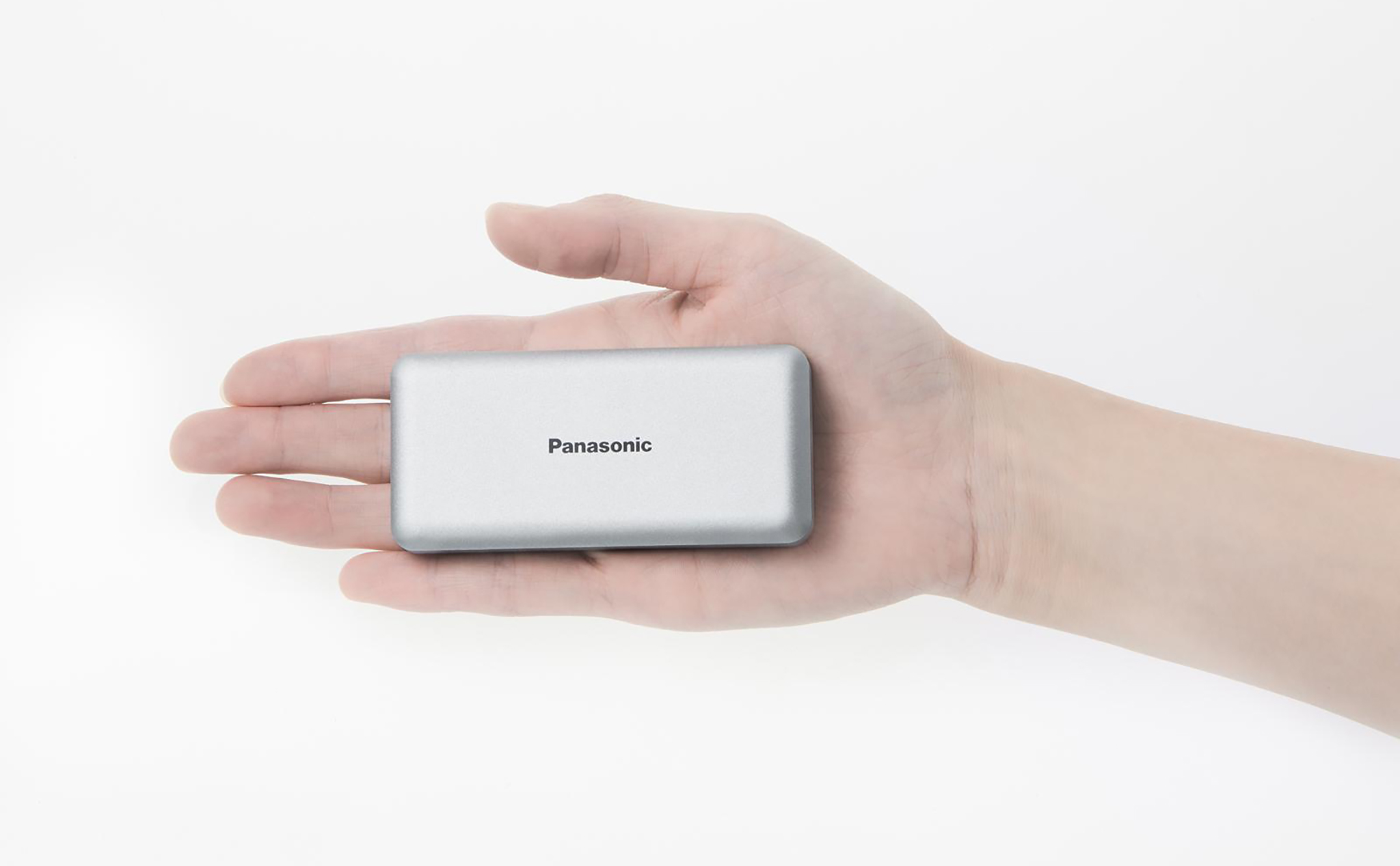 Panasonic Compact Lightweiht Portable SSD (1).jpg