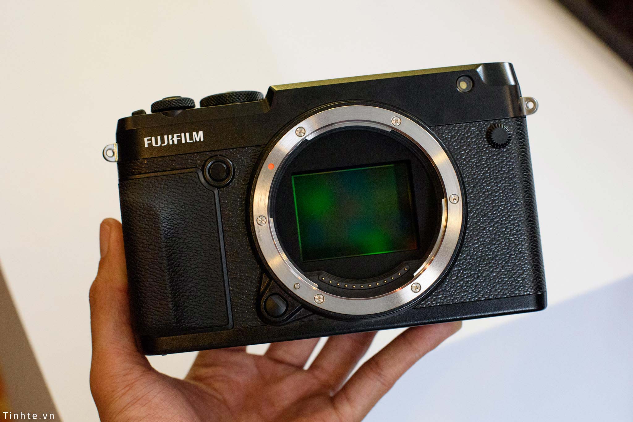 Fujifilm_GFX_50R_tinhte_6.jpg