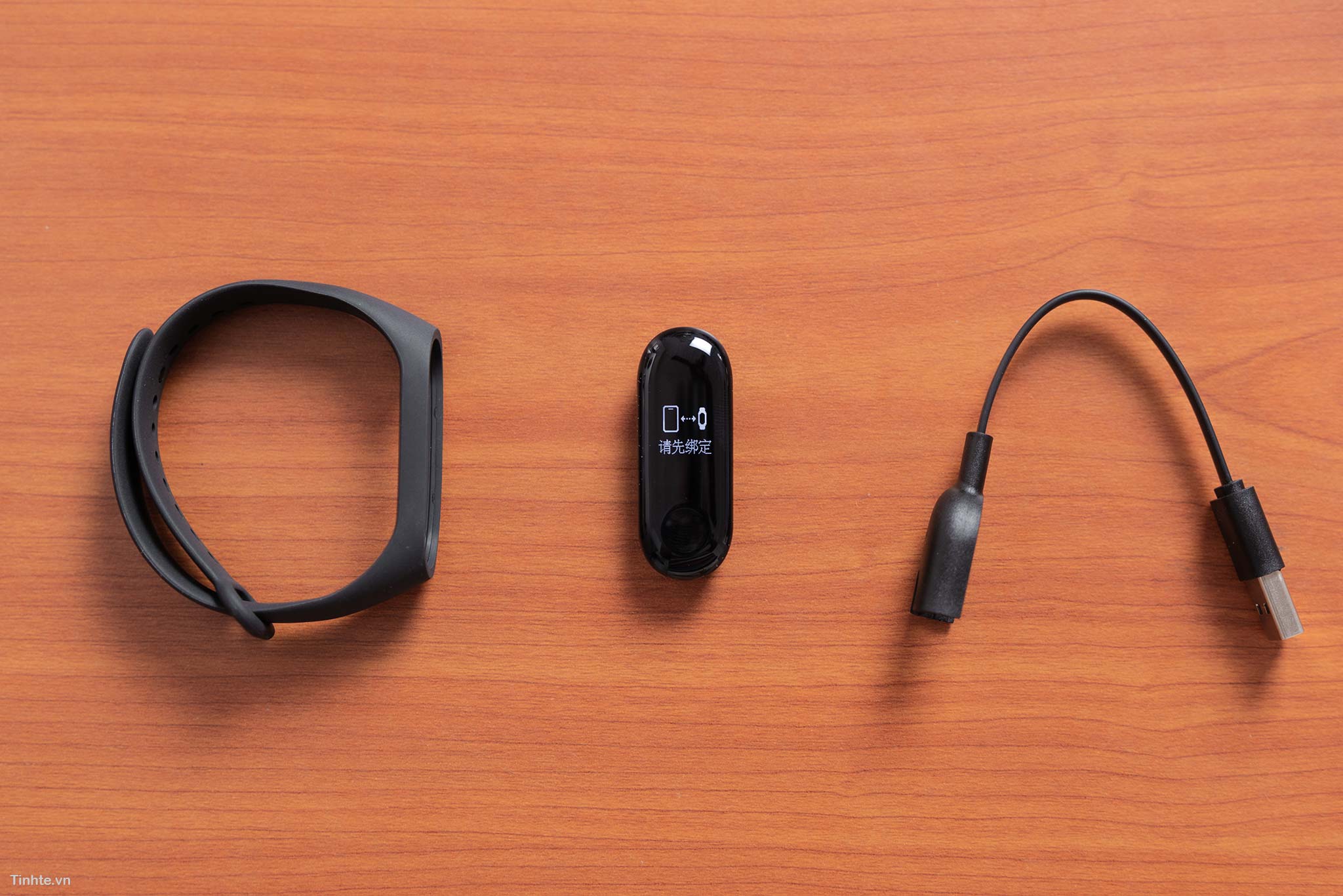 4334354_tinhte_tren_tay_xiaomi_miband_3_2.jpg