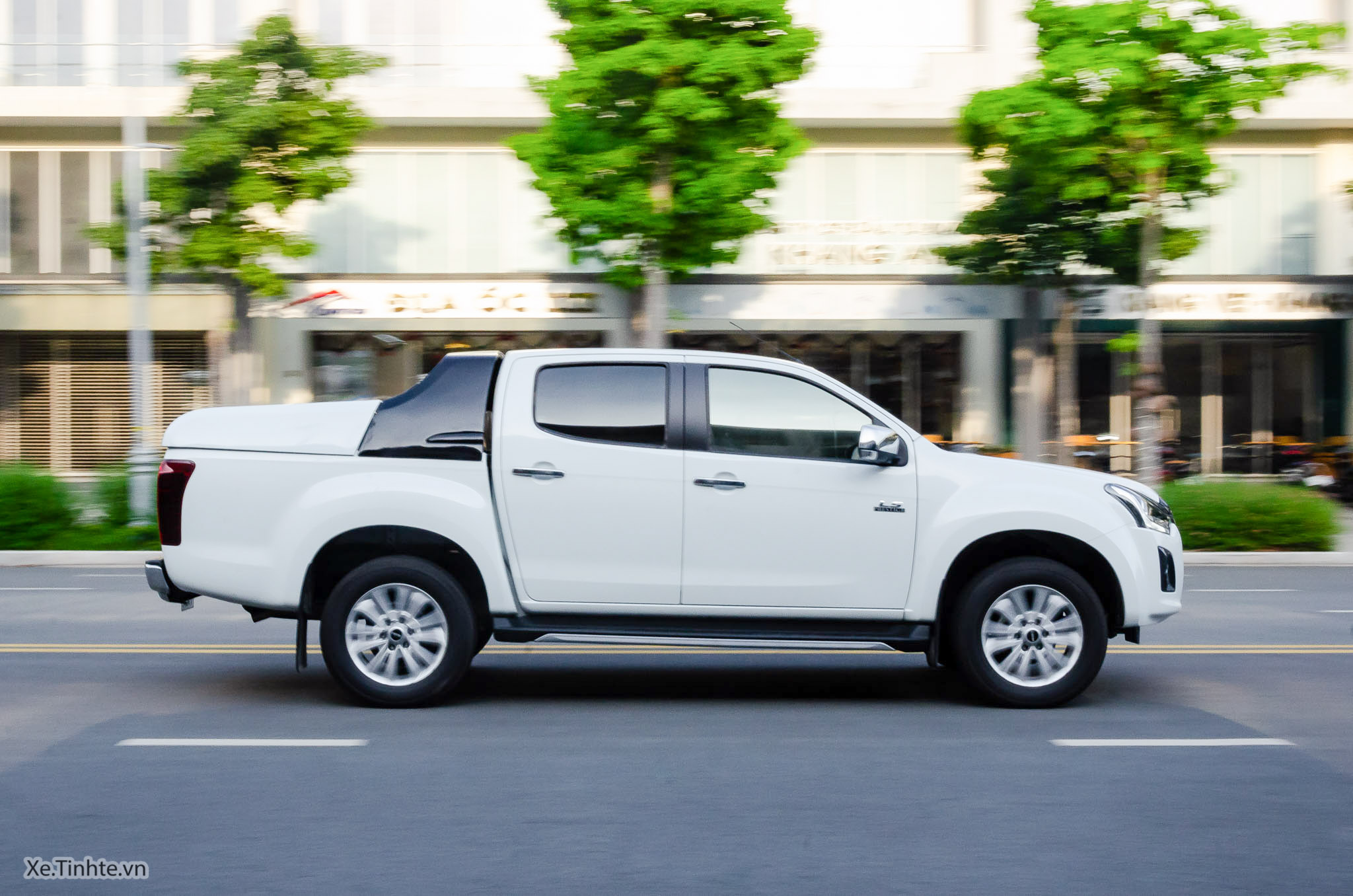 Isuzu_D-MAX 2018_Xe.tinhte.vn-4356.jpg