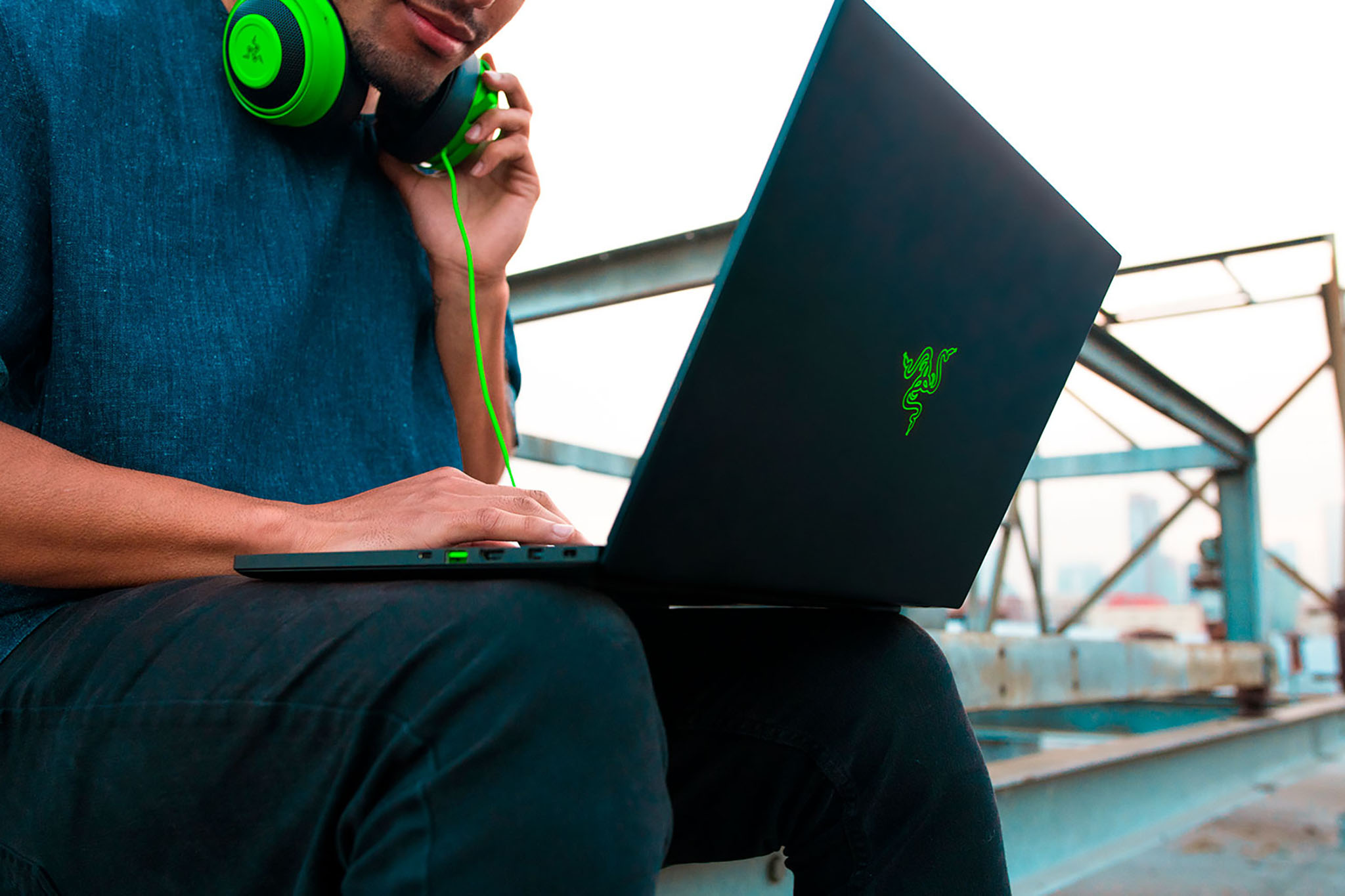 Razer Blade 15 v2 (1).jpg