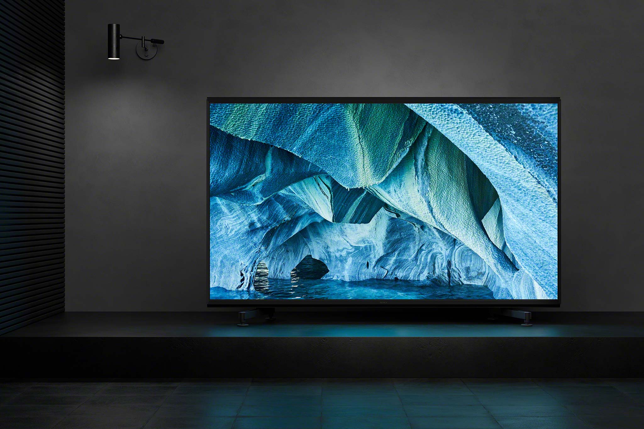 Sony_BRAVIA_8K_Z9G_tinhte_ces19_2.jpg