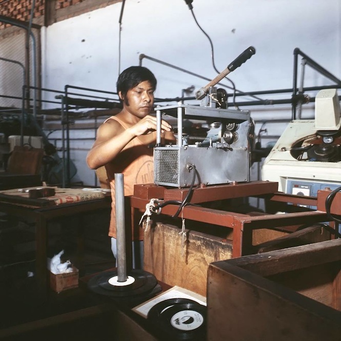 tinhte-peruvian-vinyl-factory-70-8.jpg