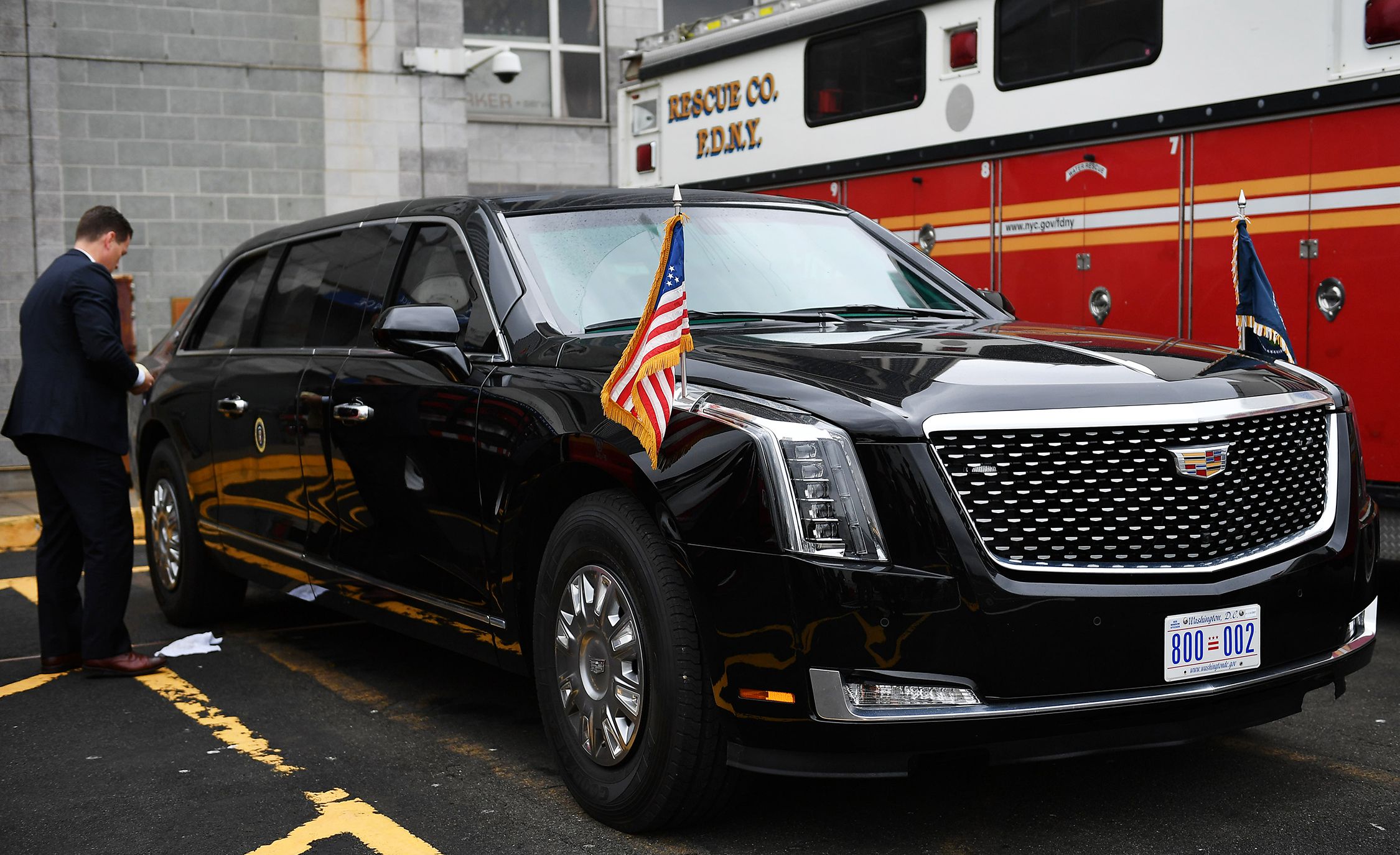trump-cadillac-beast-presidential-limo-front-close-1537799653.jpg