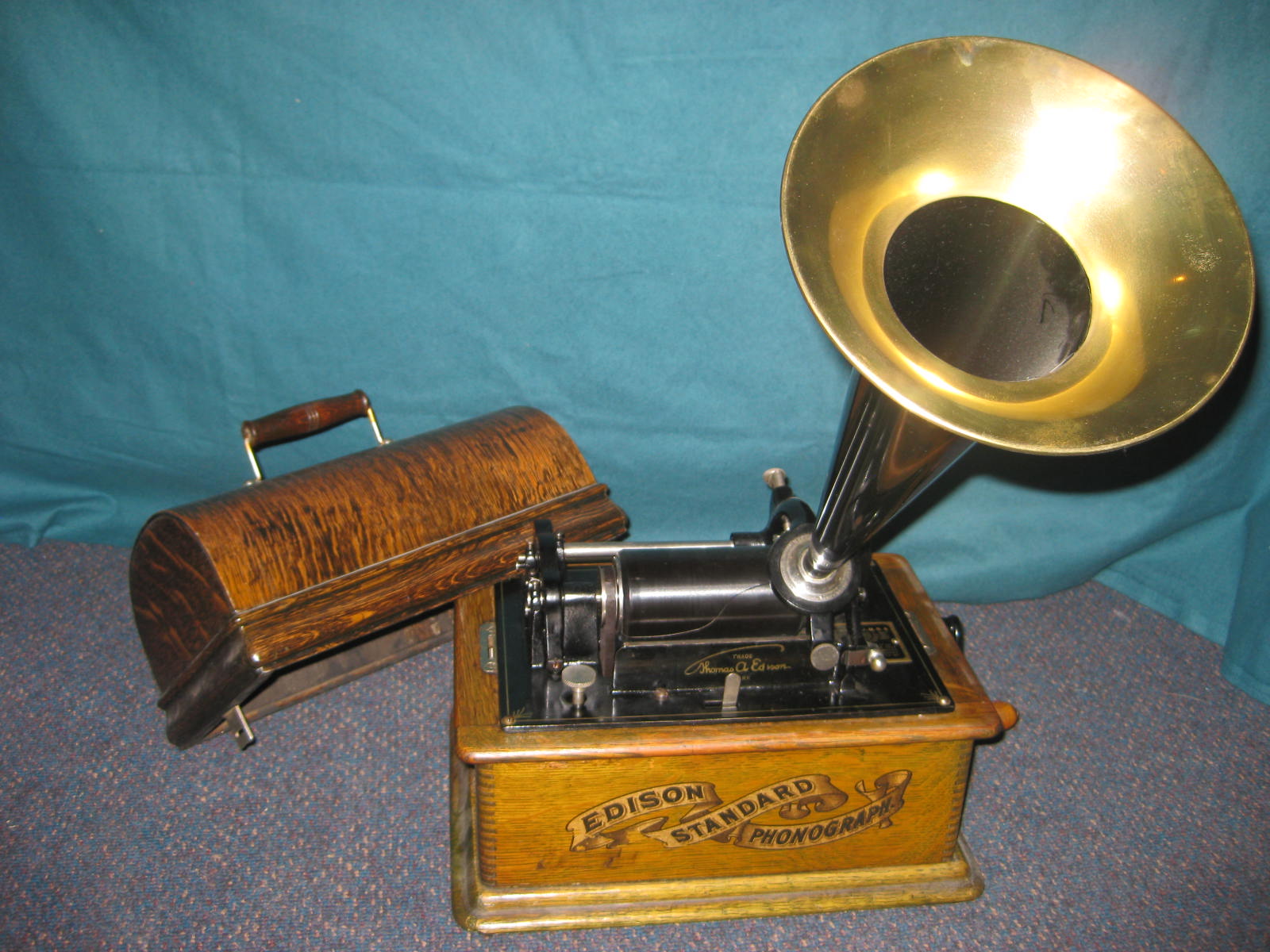tinhte-cd-25-years-phonograph.jpg