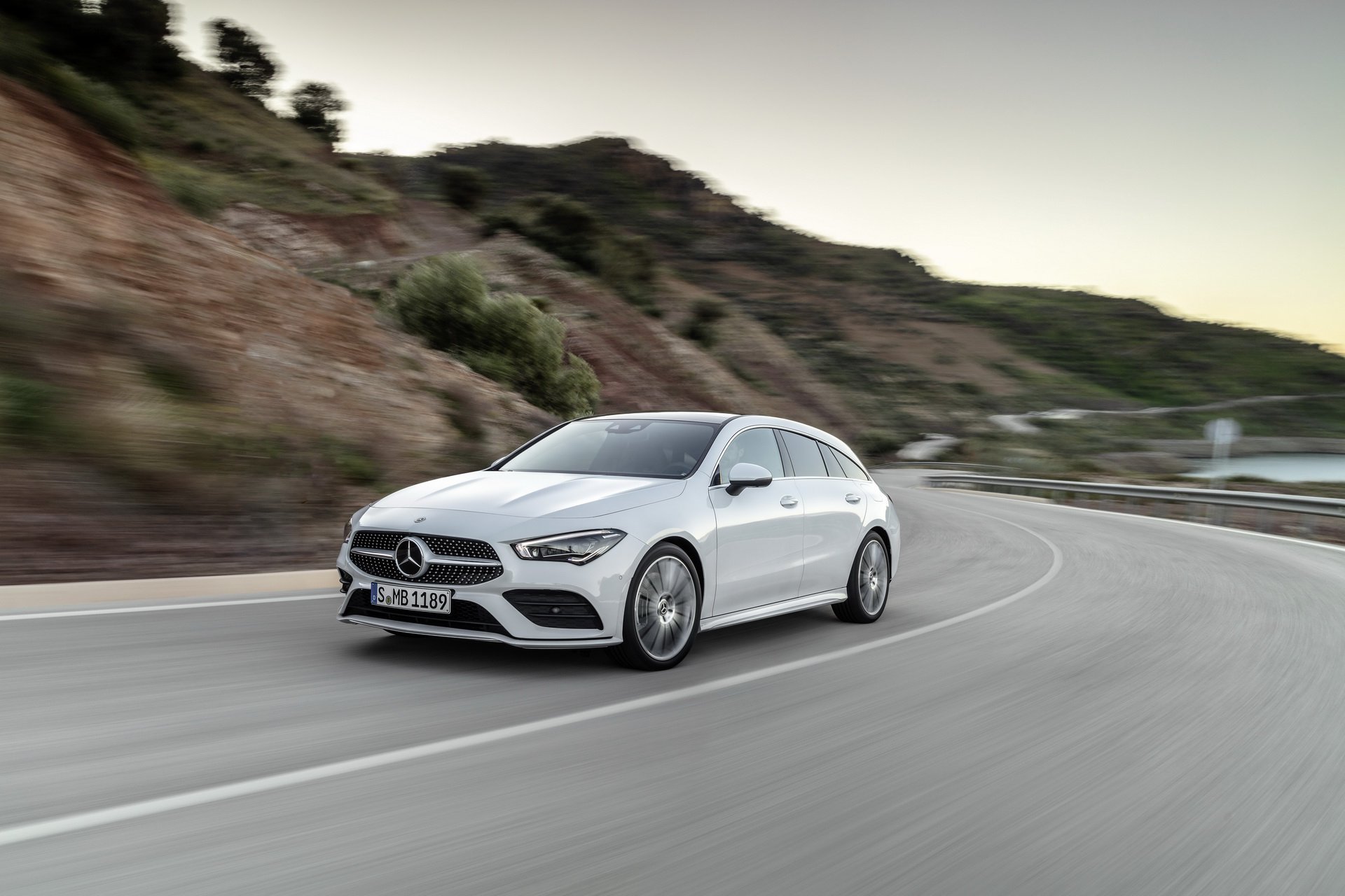 2019-mercedes-cla-shooting-brake-18.jpg