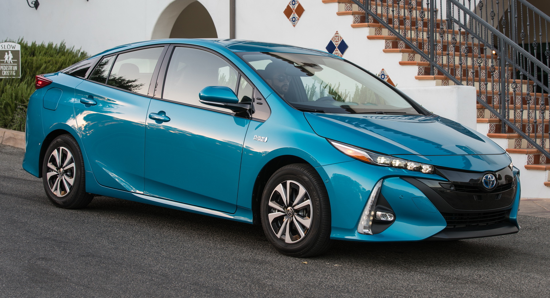 toyota-prius-prime.jpg