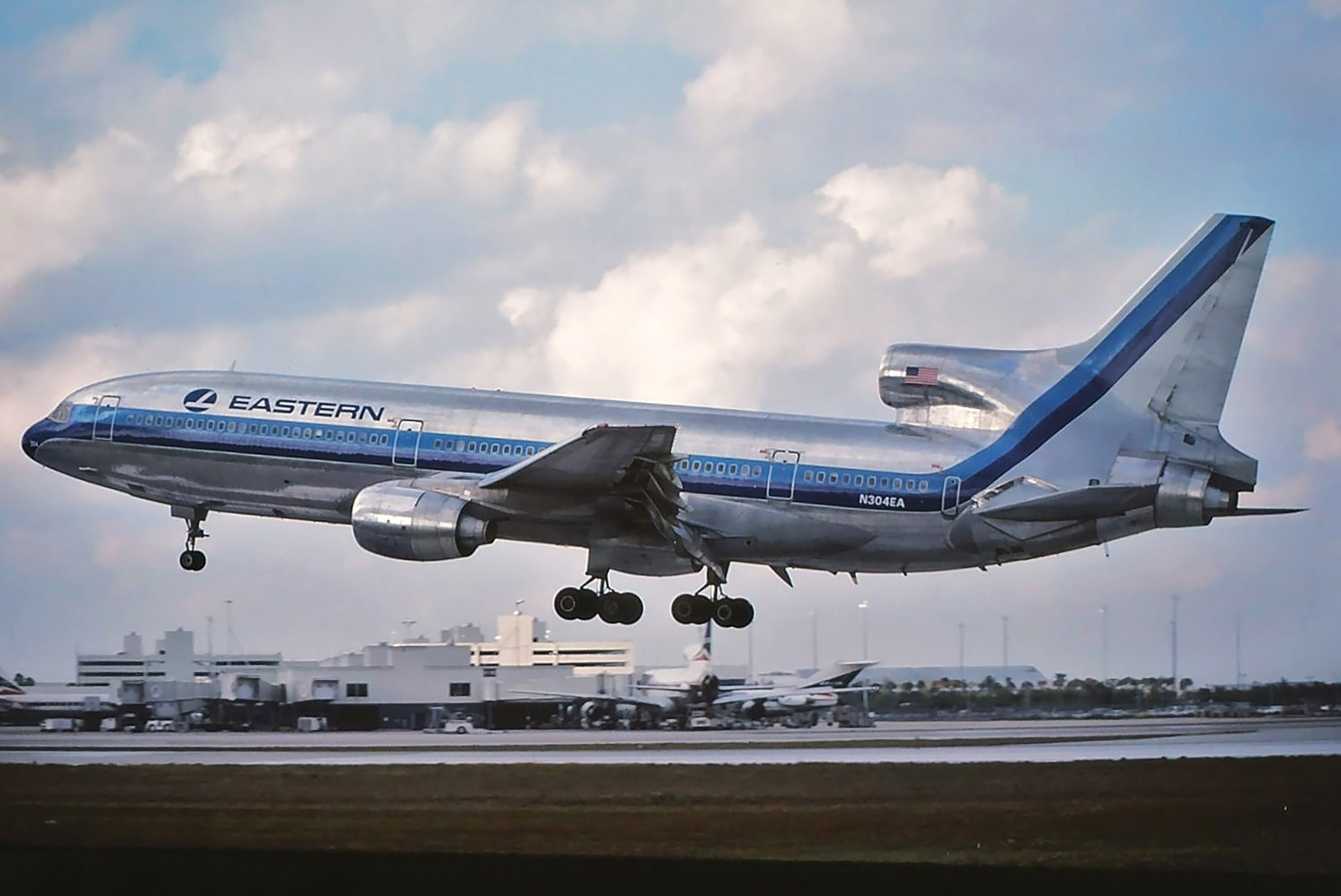 Lockheed L-1011 Tristar.jpg