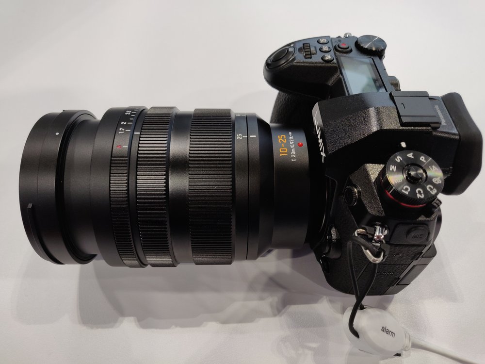 Panasonic-Leica-DG-Vario-Summilux-10-25-mm-f1.7-lens-3.jpg